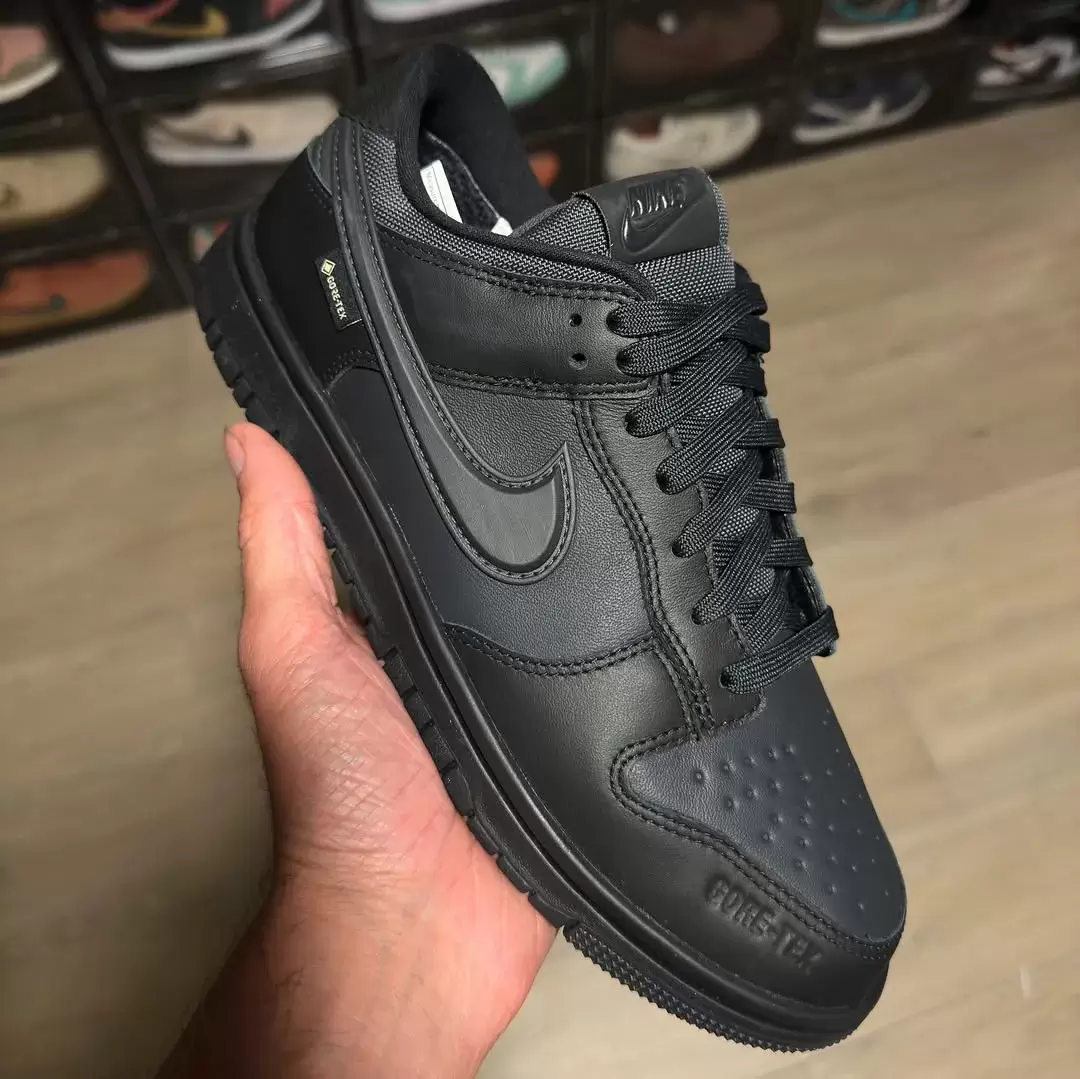 耐克 Dunk Low GTX "三重黑 "擴展全天候產品陣容 Nike Dunk Low, Nike - 耐克 Dunk Low GTX "三重黑 "擴展全天候產品陣容