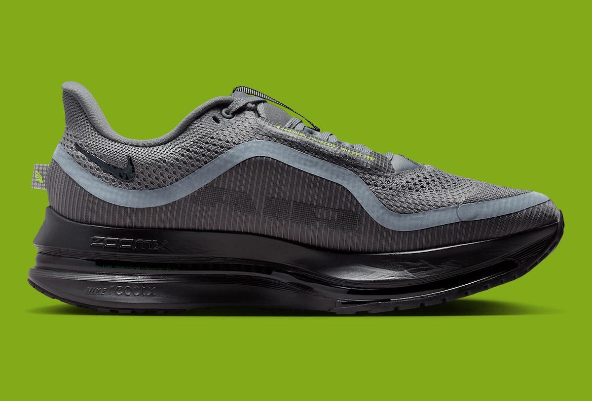 耐克 Pegasus Premium "煙灰色 "配以 "伏特 "色調 Nike Pegasus Premium, Nike - 耐克 Pegasus Premium "煙灰色 "配以 "伏特 "色調