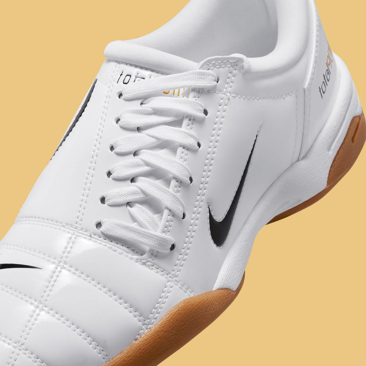 耐克全能 90 III "白色口香糖 "現已上市(2025 年 8 月) Nike Total 90 III, Nike Total 90, Nike - 耐克全能 90 III "白色口香糖 "現已上市(2025 年 8 月)