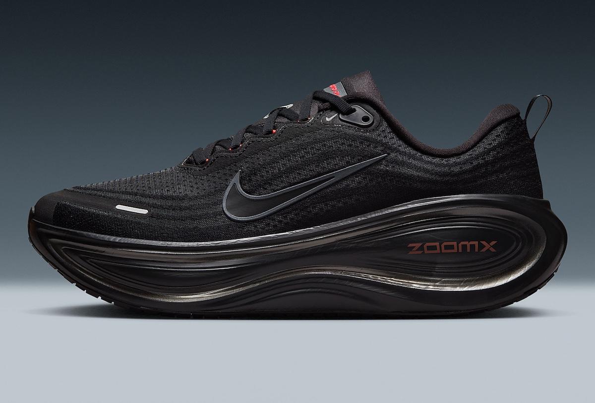 耐克 Vomero Plus "Bred "於 2025 年 8 月發佈 Nike Vomero Plus, Nike, Bred - 耐克 Vomero Plus "Bred "於 2025 年 8 月發佈