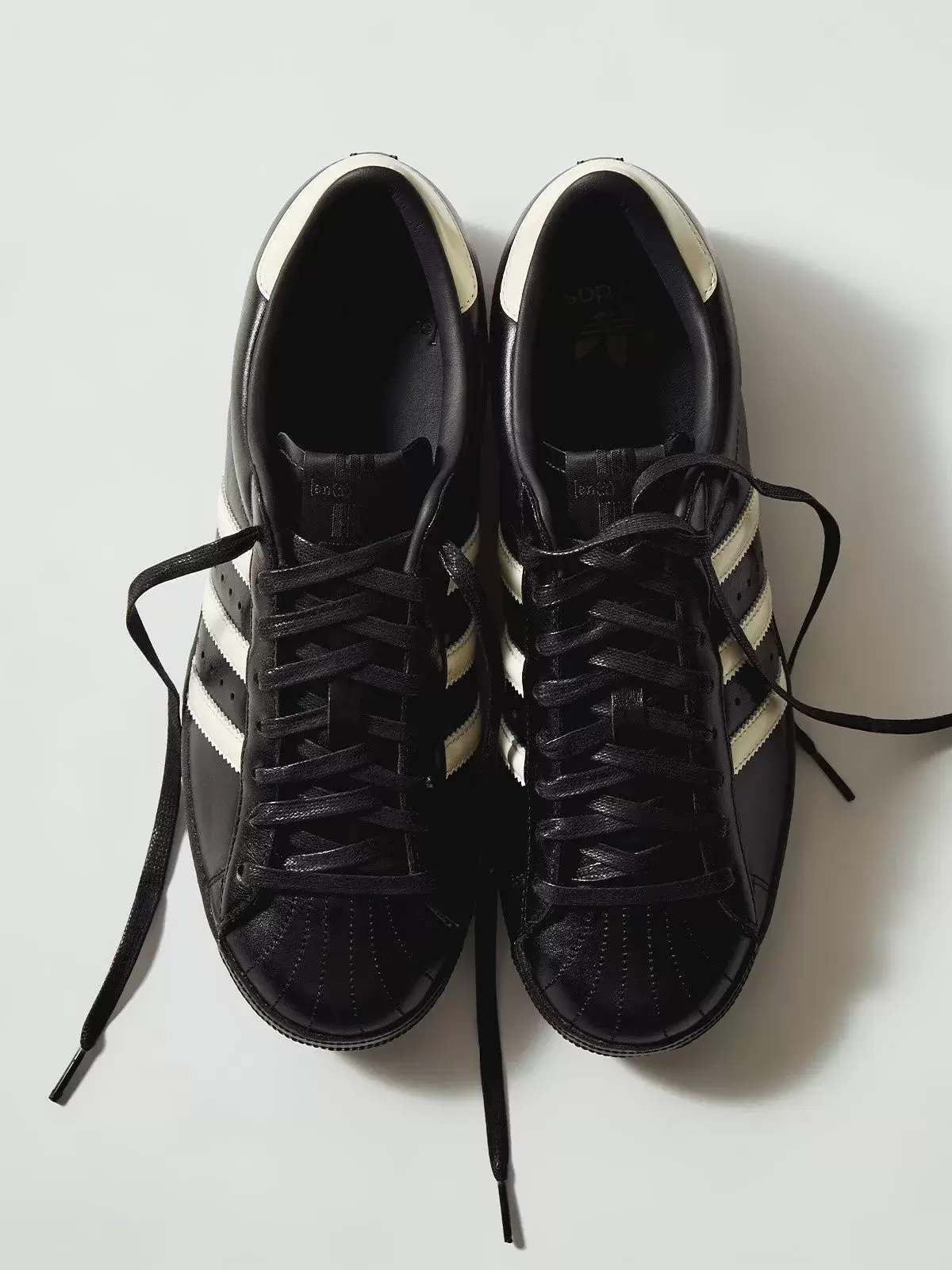 羅尼-菲格 x 阿迪達斯超級明星 "黑領帶 2.0"8 月 25 日發佈 Ronnie Fieg, KITH, adidas superstar - 羅尼-菲格 x 阿迪達斯超級明星 "黑領帶 2.0"8 月 25 日發佈