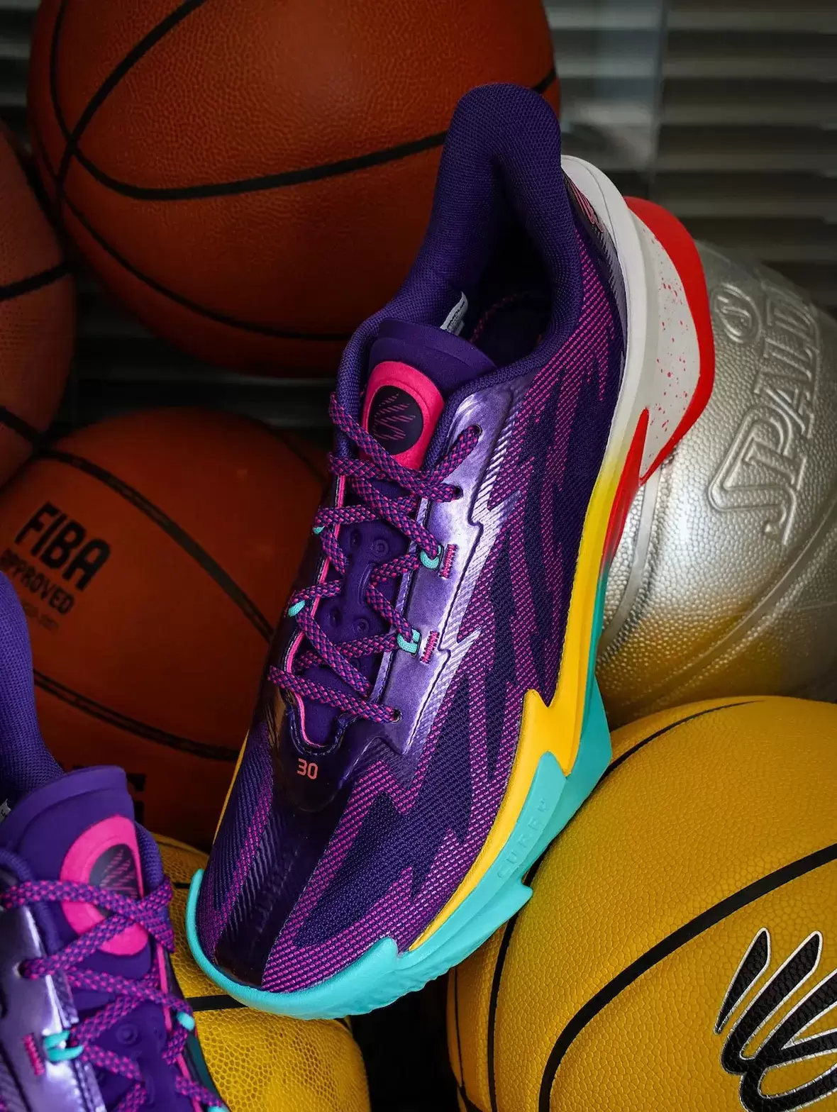 UA 庫里系列 7 "世界巡迴賽 "8 月 22 日發佈 Under Armour, Curry 7 - UA 庫里系列 7 "世界巡迴賽 "8 月 22 日發佈