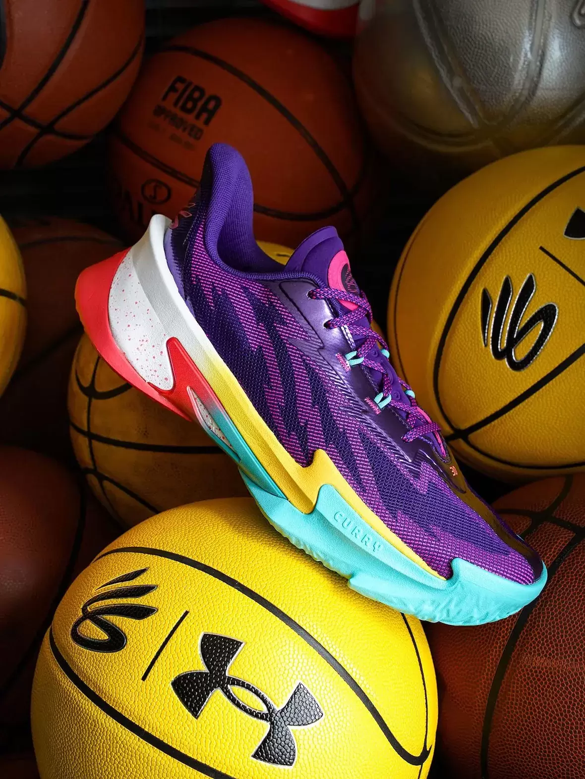 UA 庫里系列 7 "世界巡迴賽 "8 月 22 日發佈 Under Armour, Curry 7 - UA 庫里系列 7 "世界巡迴賽 "8 月 22 日發佈