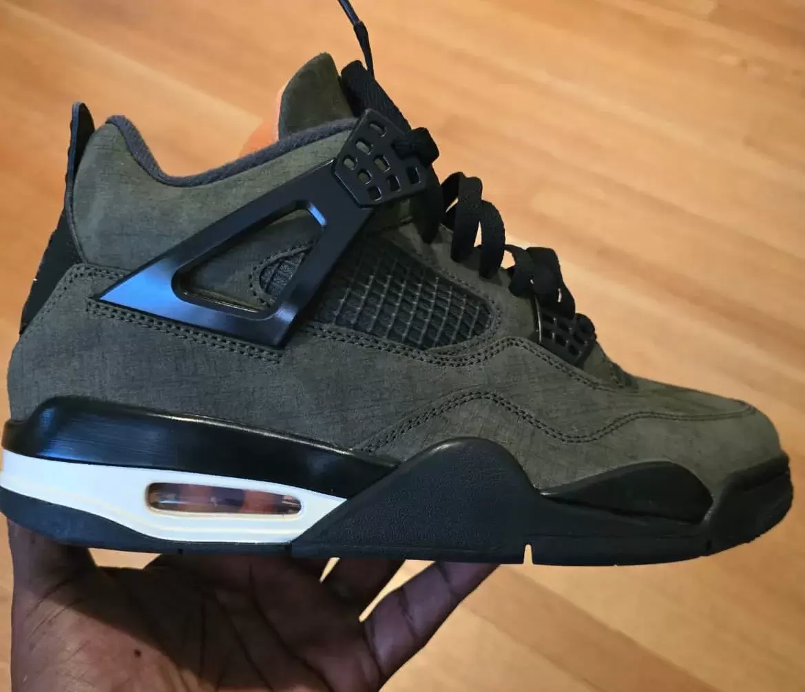 Undefeated x Air Jordan 4 2025 帶躍馬標志的 "親友團 "亮相 Undefeated, Air Jordan 4 Undefeated, Air Jordan 4, Air Jordan - Undefeated x Air Jordan 4 2025 帶躍馬標志的 "親友團 "亮相