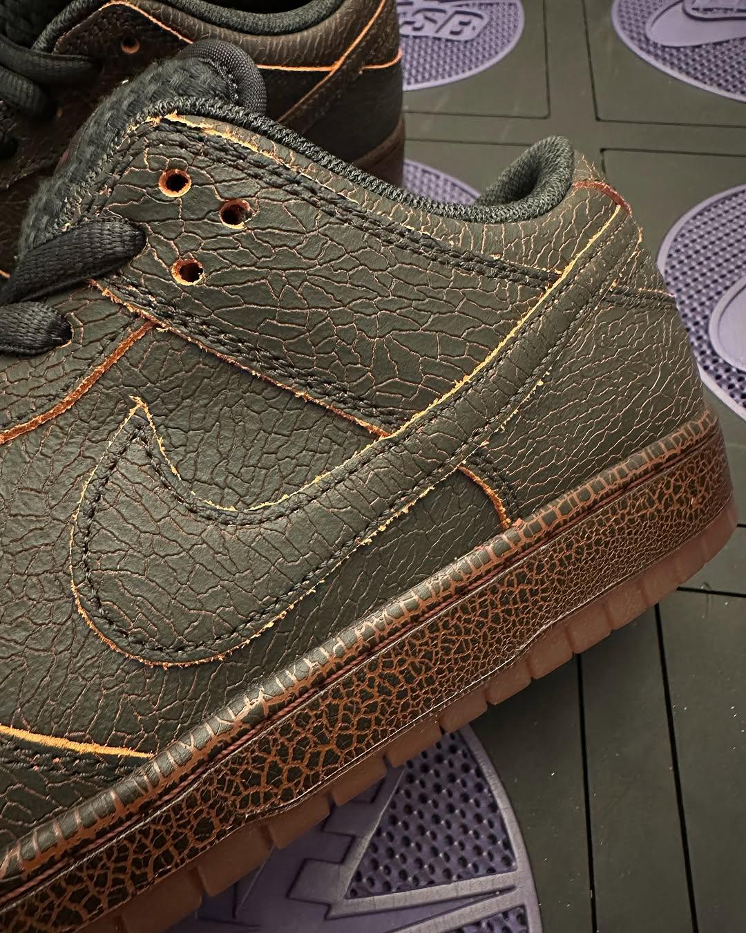 耐克 SB Dunk Low "Krampus" 2025 年假日發佈 Sneakers, Nike SB Dunk Low, Nike SB, Nike - 耐克 SB Dunk Low "Krampus" 2025 年假日發佈