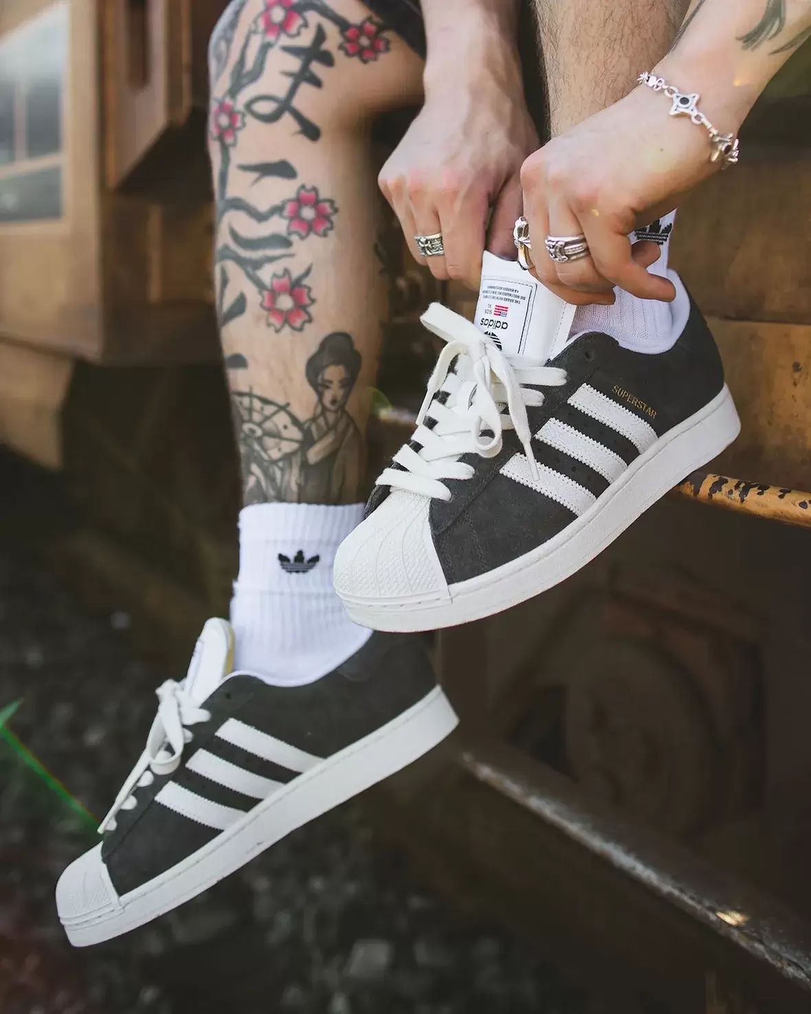 運動鞋創作者 Qias Omar 與 adidas 攜手打造 Superstar II "LA" 鞋款 Sneakers, adidas superstar, adidas - 運動鞋創作者 Qias Omar 與 adidas 攜手打造 Superstar II "LA" 鞋款