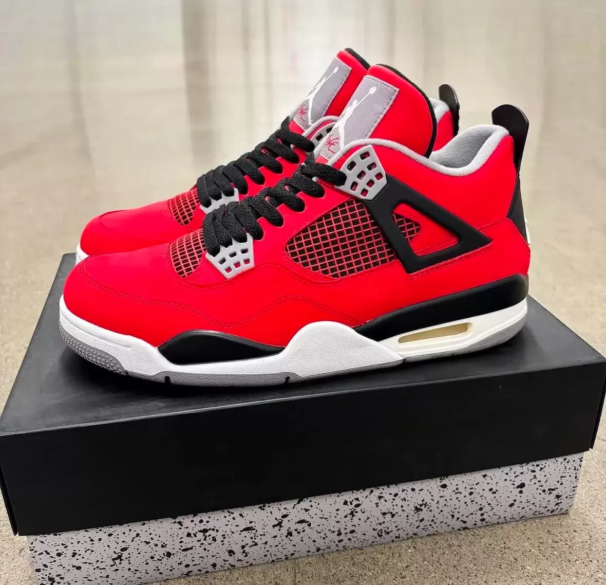 Air Jordan 4 "Toro Bravo" 將於 2026 年 5 月回歸 Air Jordan 4 Toro, Air Jordan 4, Air Jordan - Air Jordan 4 "Toro Bravo" 將於 2026 年 5 月回歸