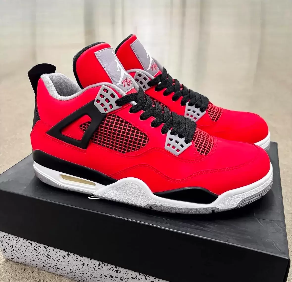 Air Jordan 4 "Toro Bravo" 將於 2026 年 5 月回歸 Air Jordan 4 Toro, Air Jordan 4, Air Jordan - Air Jordan 4 "Toro Bravo" 將於 2026 年 5 月回歸