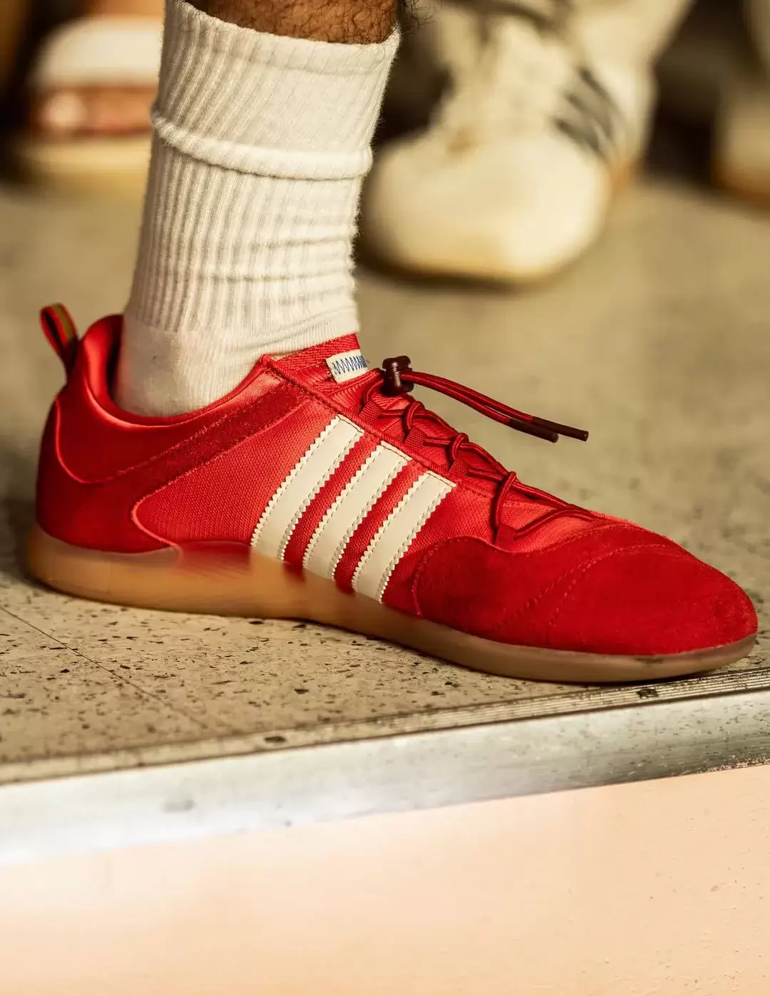 Bad Bunny x adidas Ballerina "Flamboyan"(鮮艷紅)2026 年春季發佈 Bad Bunny, adidas Ballerina, adidas - Bad Bunny x adidas Ballerina "Flamboyan"(鮮艷紅)2026 年春季發佈