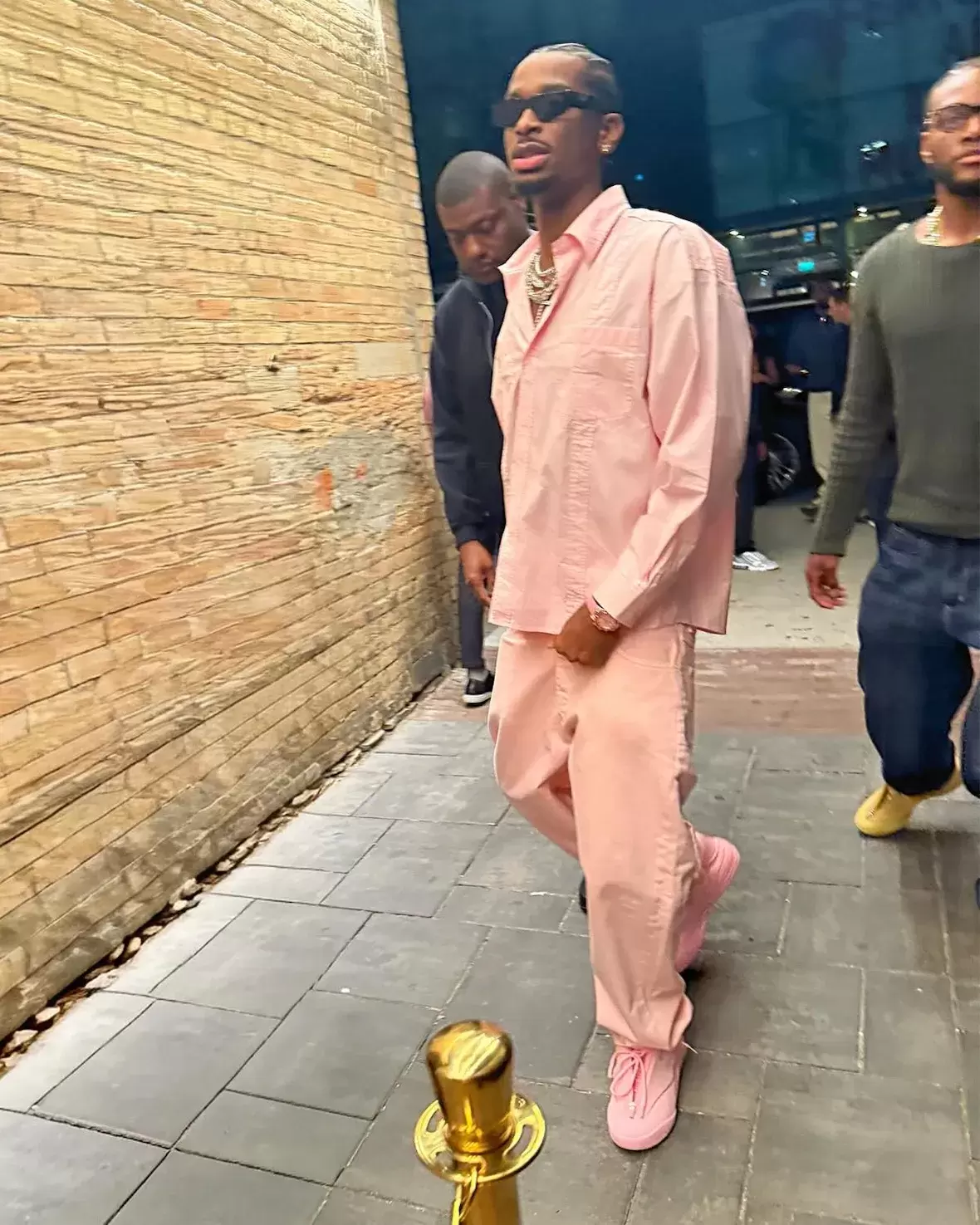 Shai Gilgeous-Alexander 首次亮相匡威 Shai 001 "粉色 "系列 Shai Gilgeous-Alexander, Converse SHAI 001, Converse - Shai Gilgeous-Alexander 首次亮相匡威 Shai 001 "粉色 "系列