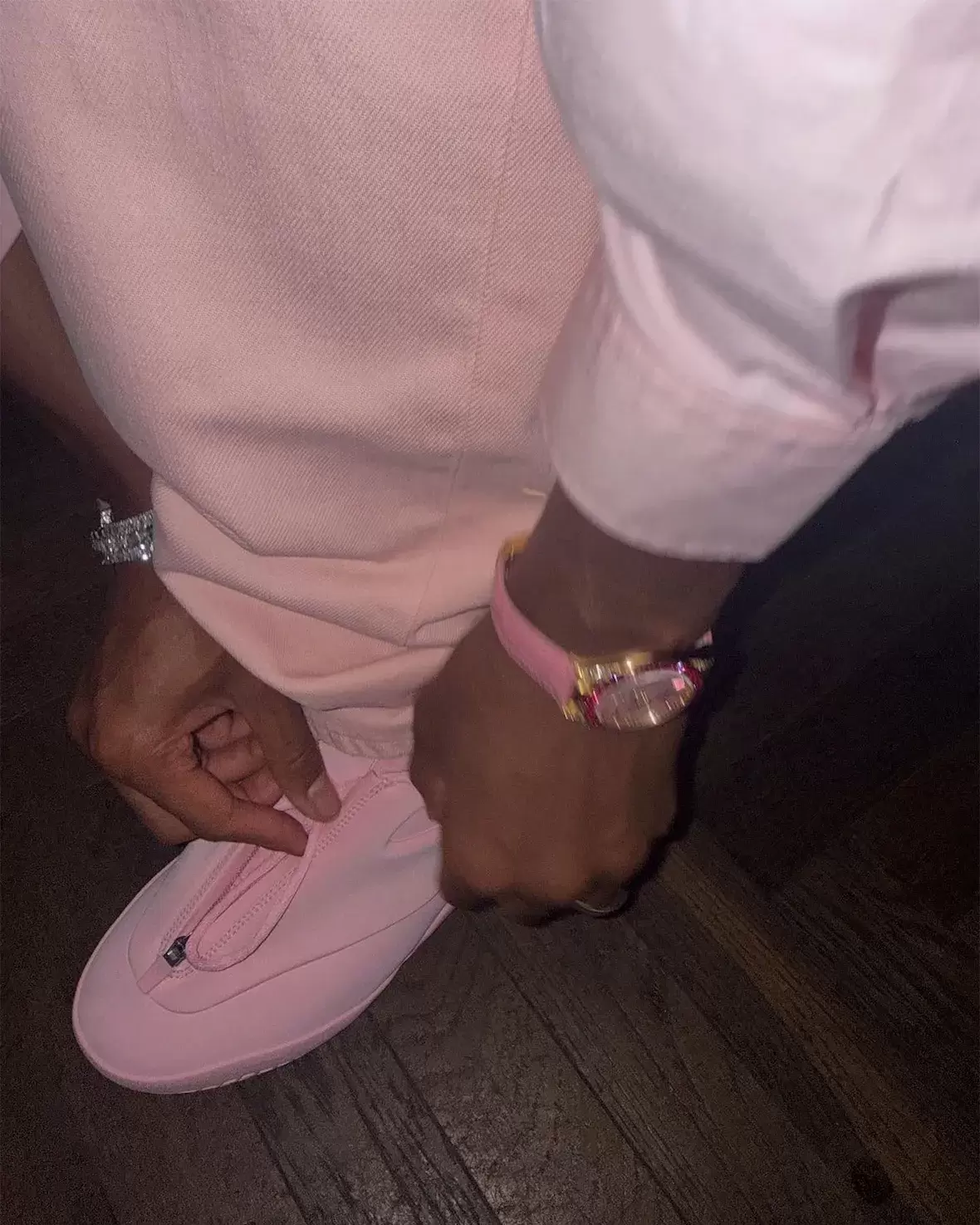 Shai Gilgeous-Alexander 首次亮相匡威 Shai 001 "粉色 "系列 Shai Gilgeous-Alexander, Converse SHAI 001, Converse - Shai Gilgeous-Alexander 首次亮相匡威 Shai 001 "粉色 "系列