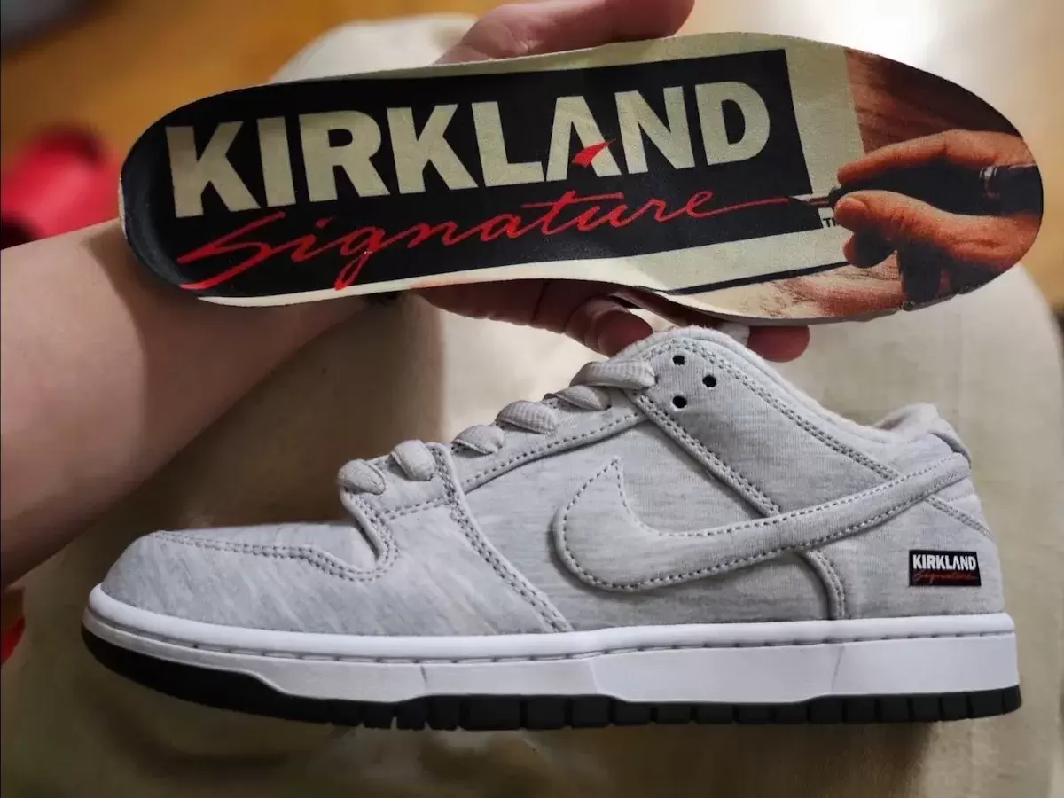 Costco 的 Kirkland Signature x Nike SB Dunk Low 於 2025 年假日發佈 Nike SB Dunk Low, Nike SB, Nike - Costco 的 Kirkland Signature x Nike SB Dunk Low 於 2025 年假日發佈