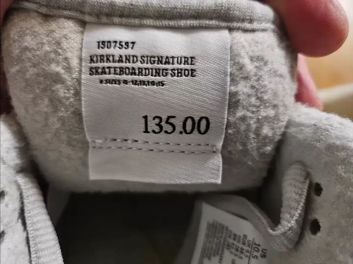 Costco 的 Kirkland Signature x Nike SB Dunk Low 於 2025 年假日發佈 Nike SB Dunk Low, Nike SB, Nike - Costco 的 Kirkland Signature x Nike SB Dunk Low 於 2025 年假日發佈