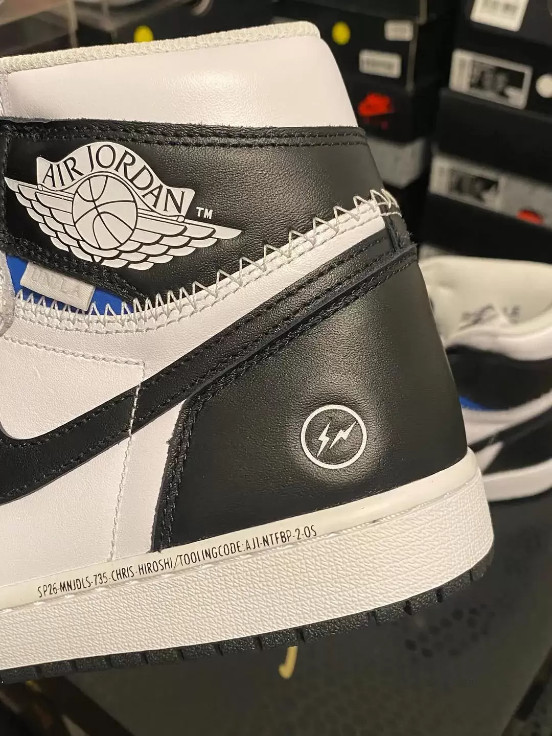 Fragment x Union x Air Jordan 1 High OG "白色/黑色 "將於 2026 年春季發佈(僅限日本) Union x Air Jordan 1, Union Los Angeles, Fragment x Air Jordan 1, fragment design, Air Jordan 1 - Fragment x Union x Air Jordan 1 High OG "白色/黑色 "將於 2026 年春季發佈(僅限日本)