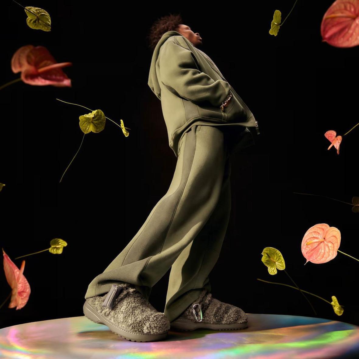Hollister x Crocs 經典 "Unfurgettable "木屐系列 9 月 9 日發佈 Crocs - Hollister x Crocs 經典 "Unfurgettable "木屐系列 9 月 9 日發佈