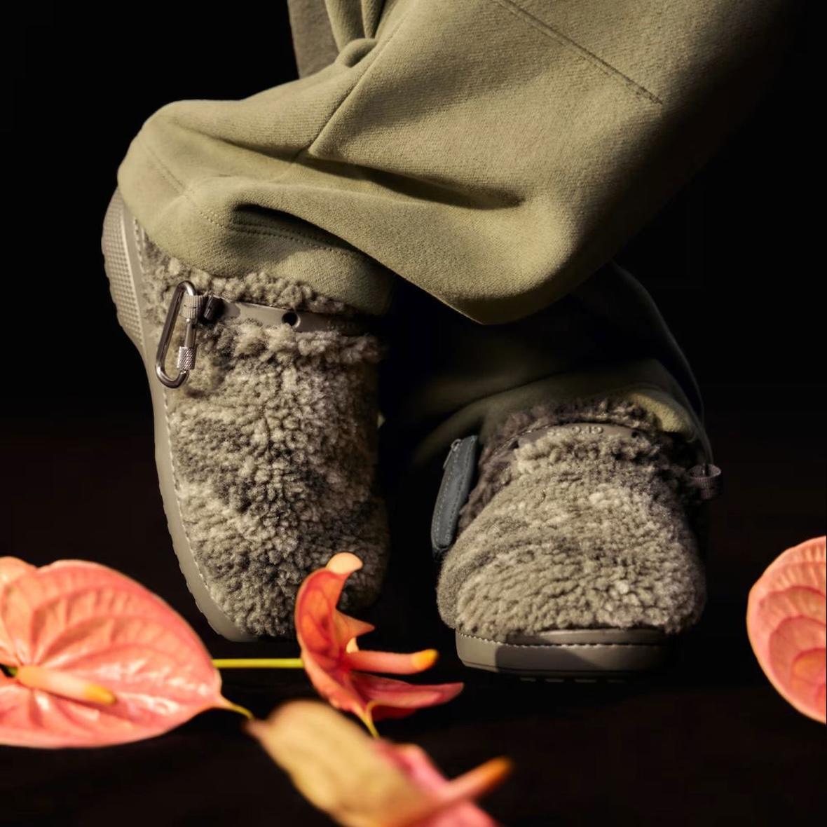 Hollister x Crocs 經典 "Unfurgettable "木屐系列 9 月 9 日發佈 Crocs - Hollister x Crocs 經典 "Unfurgettable "木屐系列 9 月 9 日發佈