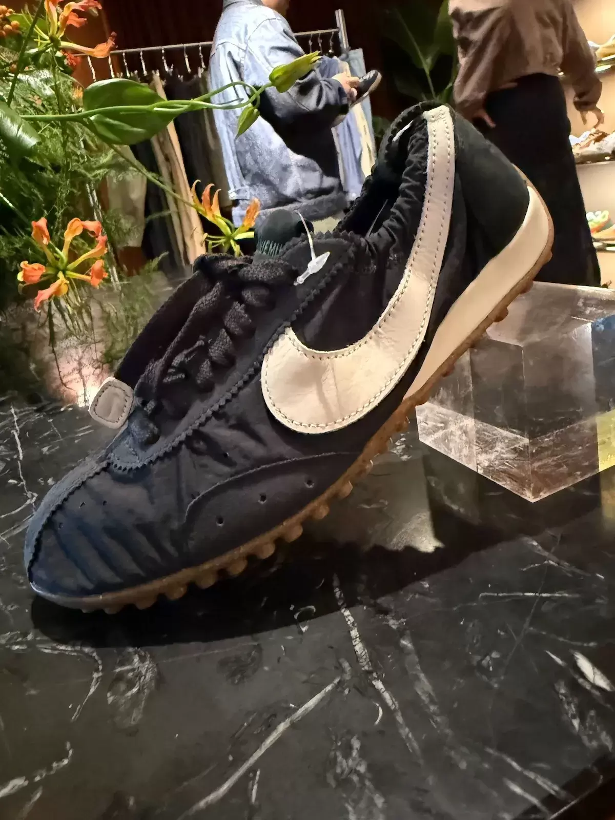 Jacquemus x Nike 月亮鞋 2025 年假日發佈 Nike Waffle Racer, Nike, Jacquemus - Jacquemus x Nike 月亮鞋 2025 年假日發佈