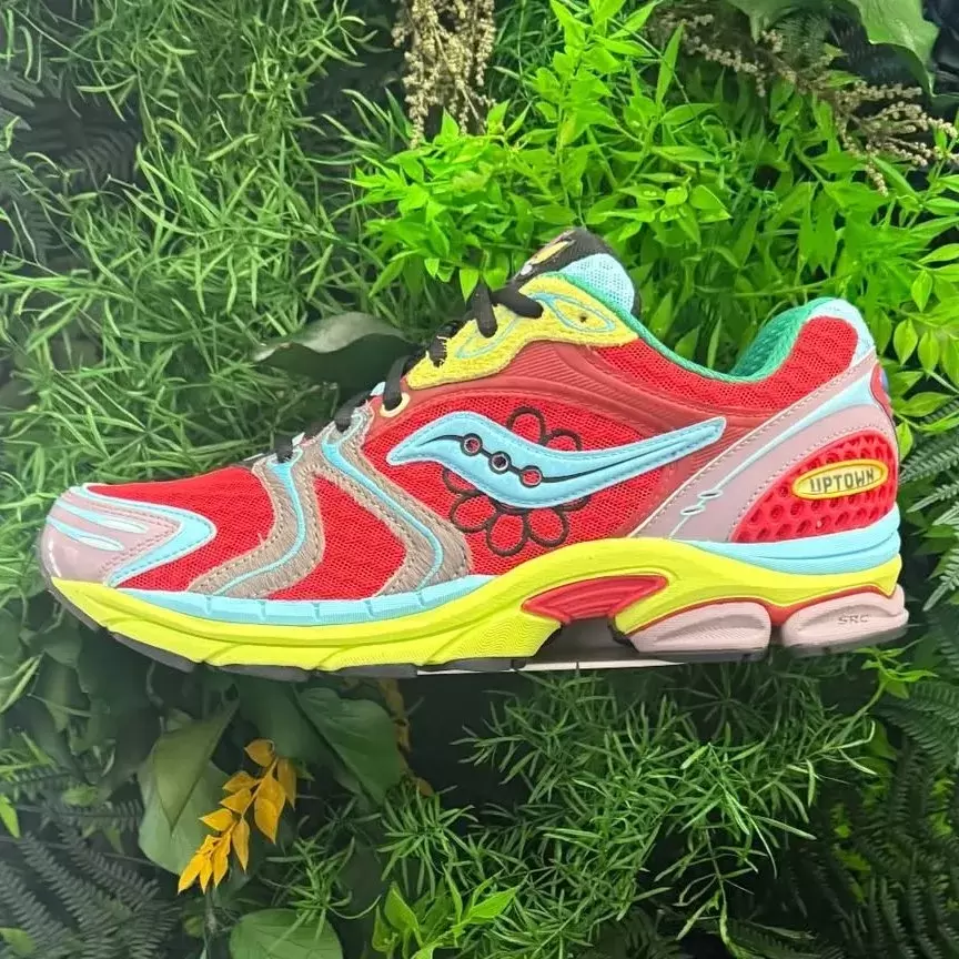 用植物換 Jae Tips 的 Saucony ProGrid Triumph 4 "花開上城 "套裝 Saucony Pro Grid Triumph 4, Saucony, Jae Tips - 用植物換 Jae Tips 的 Saucony ProGrid Triumph 4 "花開上城 "套裝
