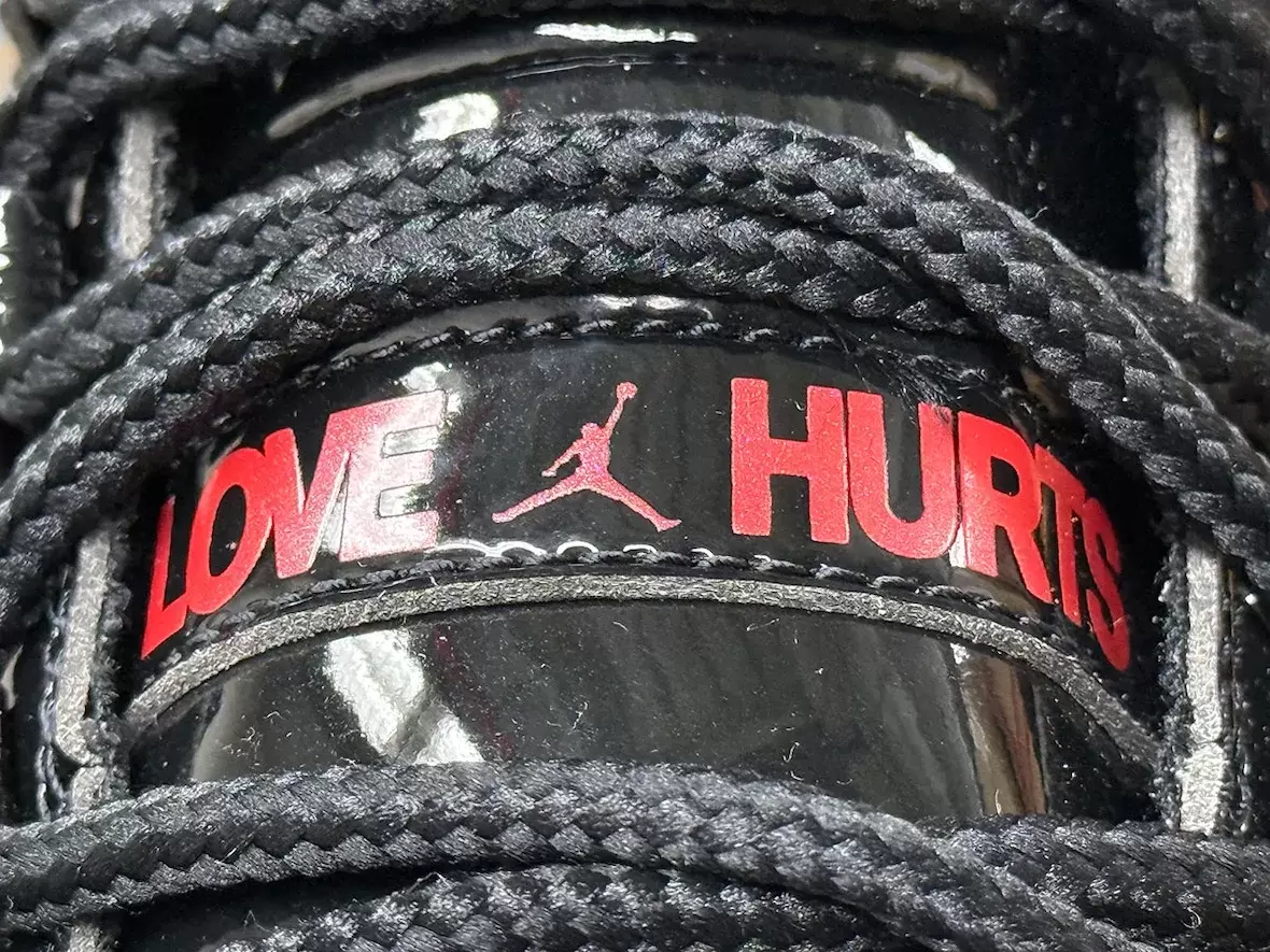 傑倫-赫茨為 2025 年 NFL 賽季揭幕戰首秀 Air Jordan 11 "Love Hurts "球鞋 Air Jordan 11 Cleats, Air Jordan 11, Air Jordan 1, Air Jordan - 傑倫-赫茨為 2025 年 NFL 賽季揭幕戰首秀 Air Jordan 11 "Love Hurts "球鞋