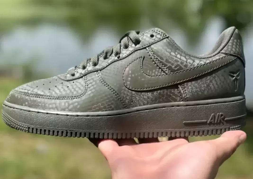 Nike Air Force 1 Low, Nike Air Force 1, Kobe Bryant Shoes - 第一視角：科比 x 耐克 Air Force 1 Low "Cargo Khaki" (2025)
