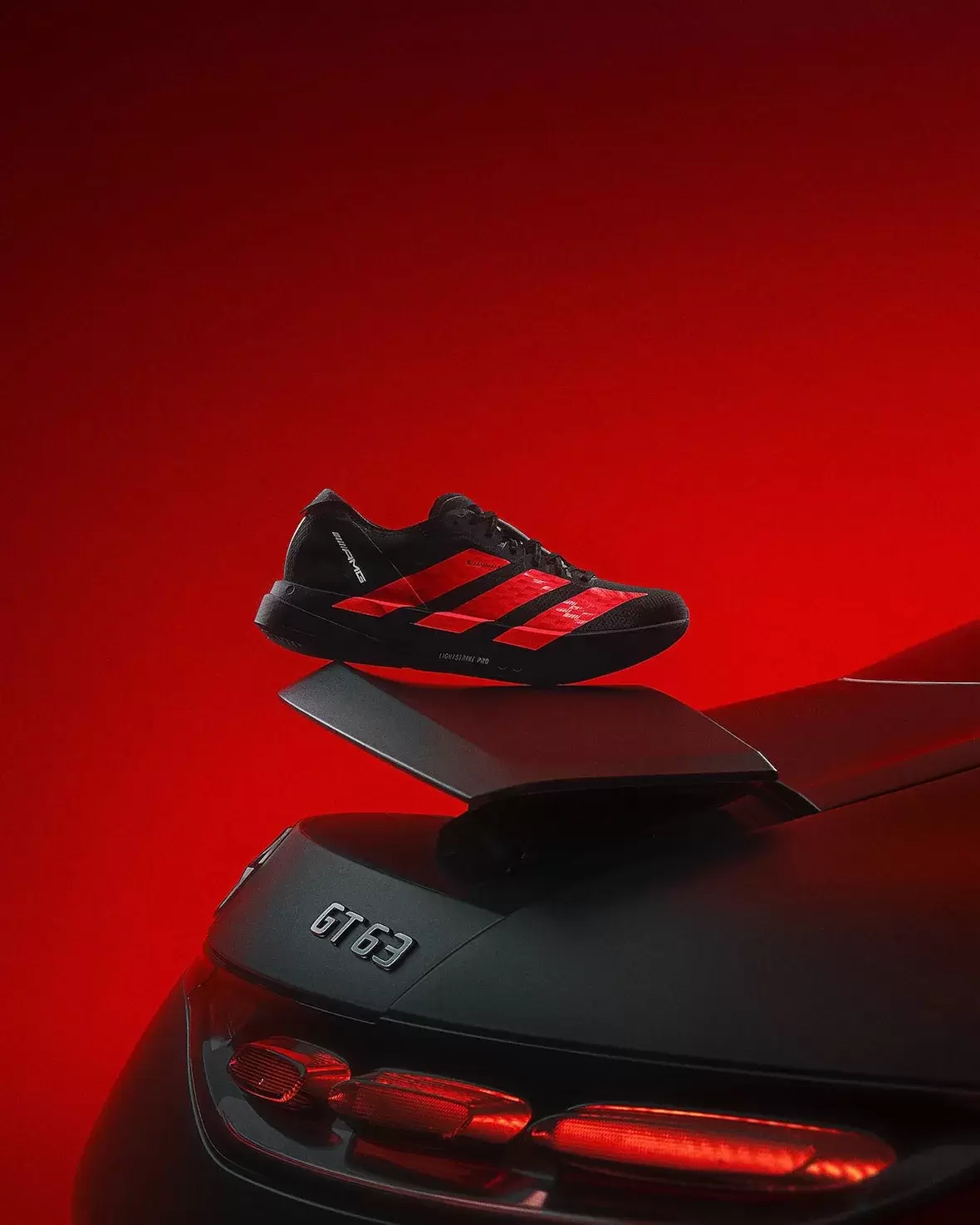 阿迪達斯 x 梅賽德斯 AMG adiZero 系列攜六款高性能鞋履飛速進入 2025 年 Puma, adidas - 阿迪達斯 x 梅賽德斯 AMG adiZero 系列攜六款高性能鞋履飛速進入 2025 年