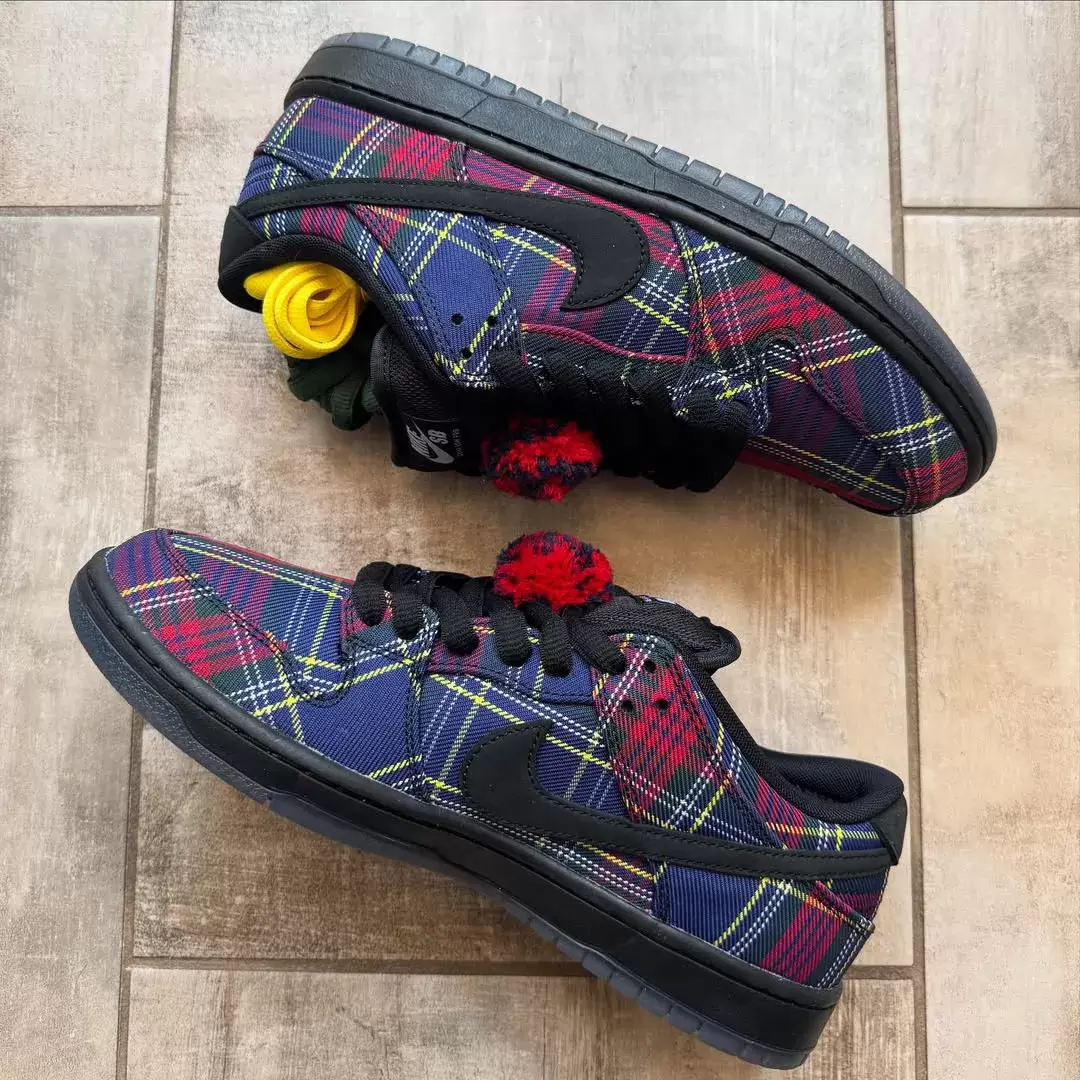 Nardwuar x Nike SB Dunk Low "格子呢 "2025 年假日發佈 Nike SB Dunk Low, Nike SB, Nike - Nardwuar x Nike SB Dunk Low "格子呢 "2025 年假日發佈