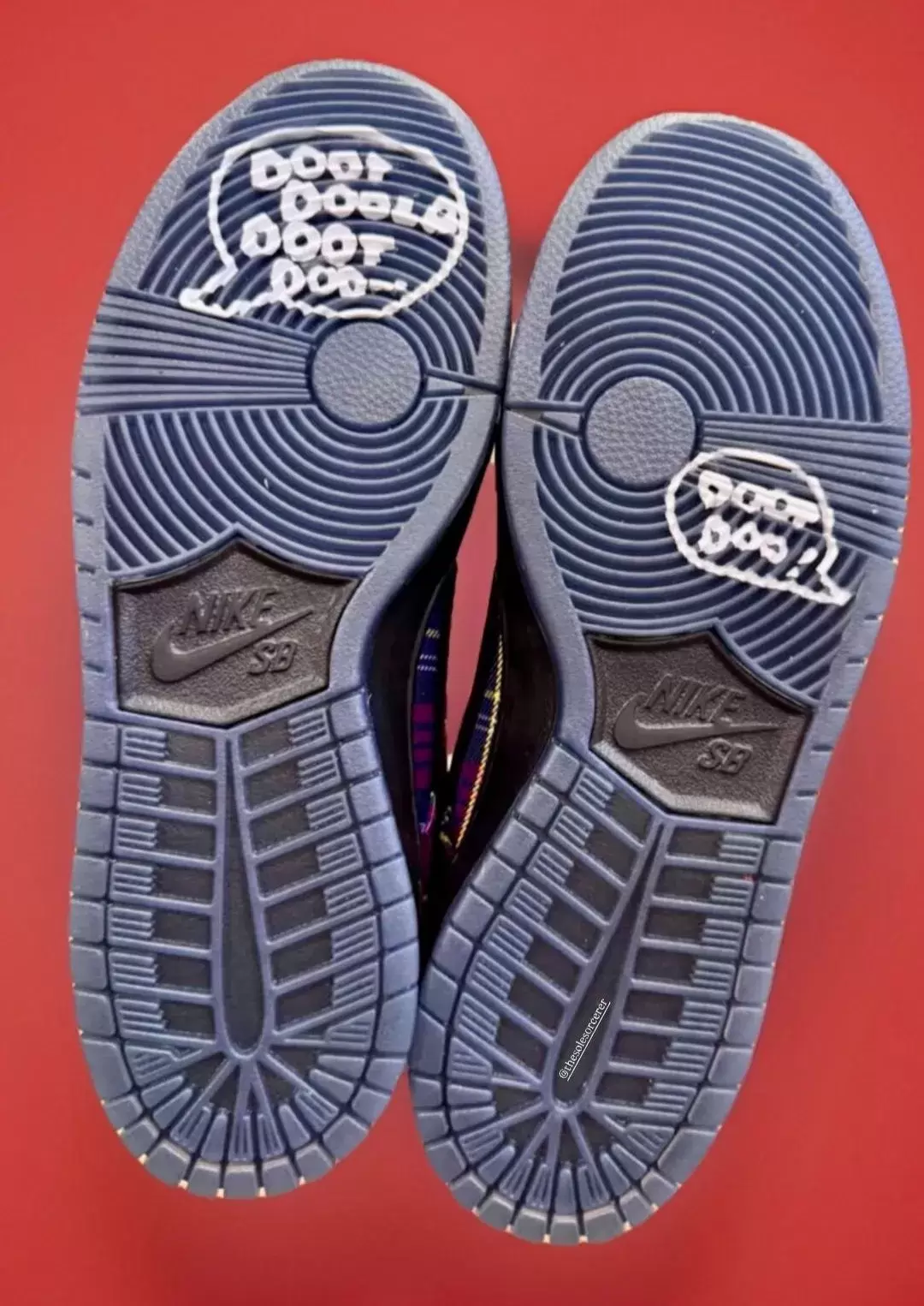 Nardwuar x Nike SB Dunk Low "格子呢 "2025 年假日發佈 Nike SB Dunk Low, Nike SB, Nike - Nardwuar x Nike SB Dunk Low "格子呢 "2025 年假日發佈