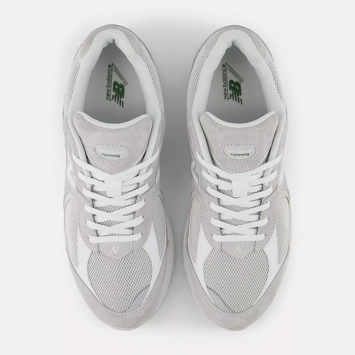 New Balance 2002, New Balance - 新百倫 2002R 帶來平靜的灰色氣息