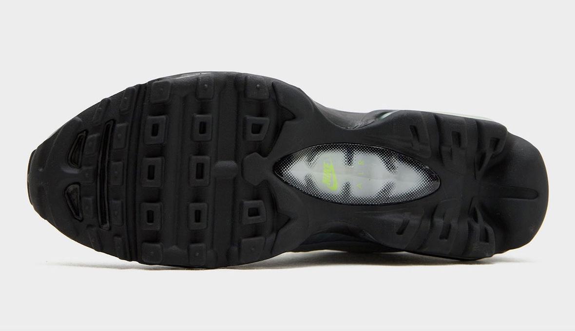 耐克 Air Max 95 Ultra 加入標志性 "霓虹 "配色系列 Nike Air Max 95, Nike Air Max, Nike - 耐克 Air Max 95 Ultra 加入標志性 "霓虹 "配色系列