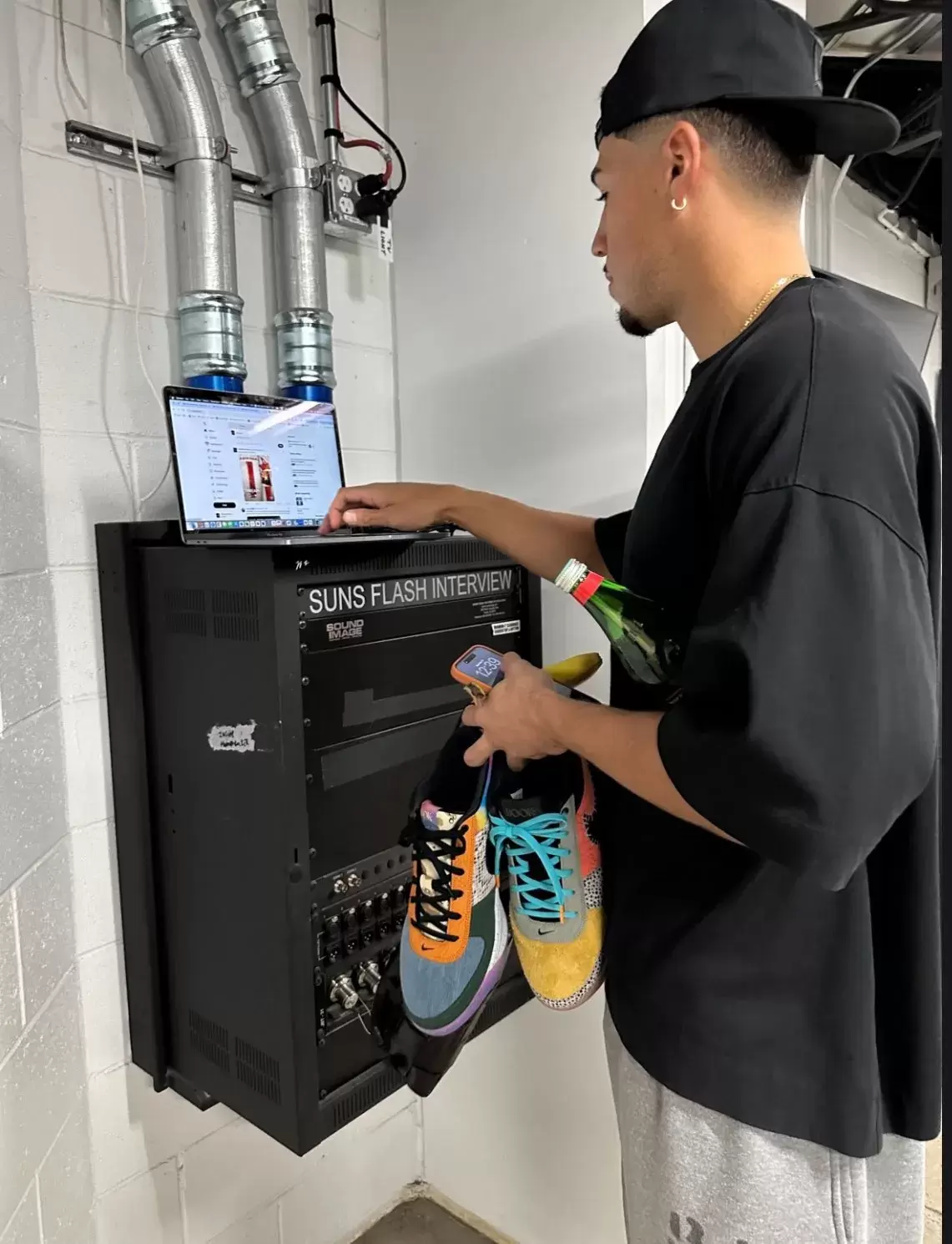 耐克第一冊 "什麼 "為布克的首個簽名系列畫上句號 Nike Book 1, Nike, Devin Booker - 耐克第一冊 "什麼 "為布克的首個簽名系列畫上句號