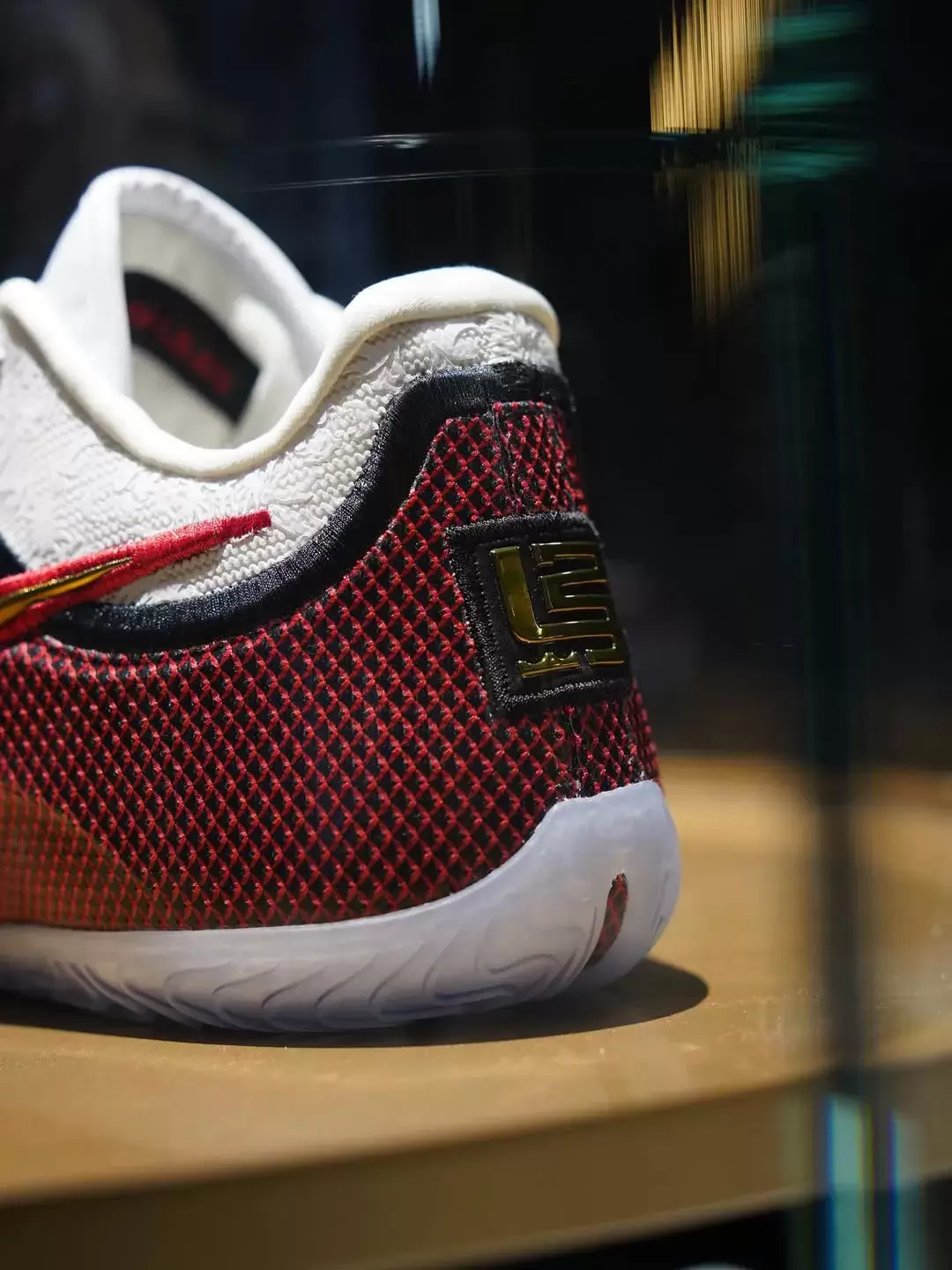 耐克 LeBron 23 "盛大開幕 "紀念勒布朗的首款簽名鞋 Nike LeBron 23, Nike, LeBron James - 耐克 LeBron 23 "盛大開幕 "紀念勒布朗的首款簽名鞋