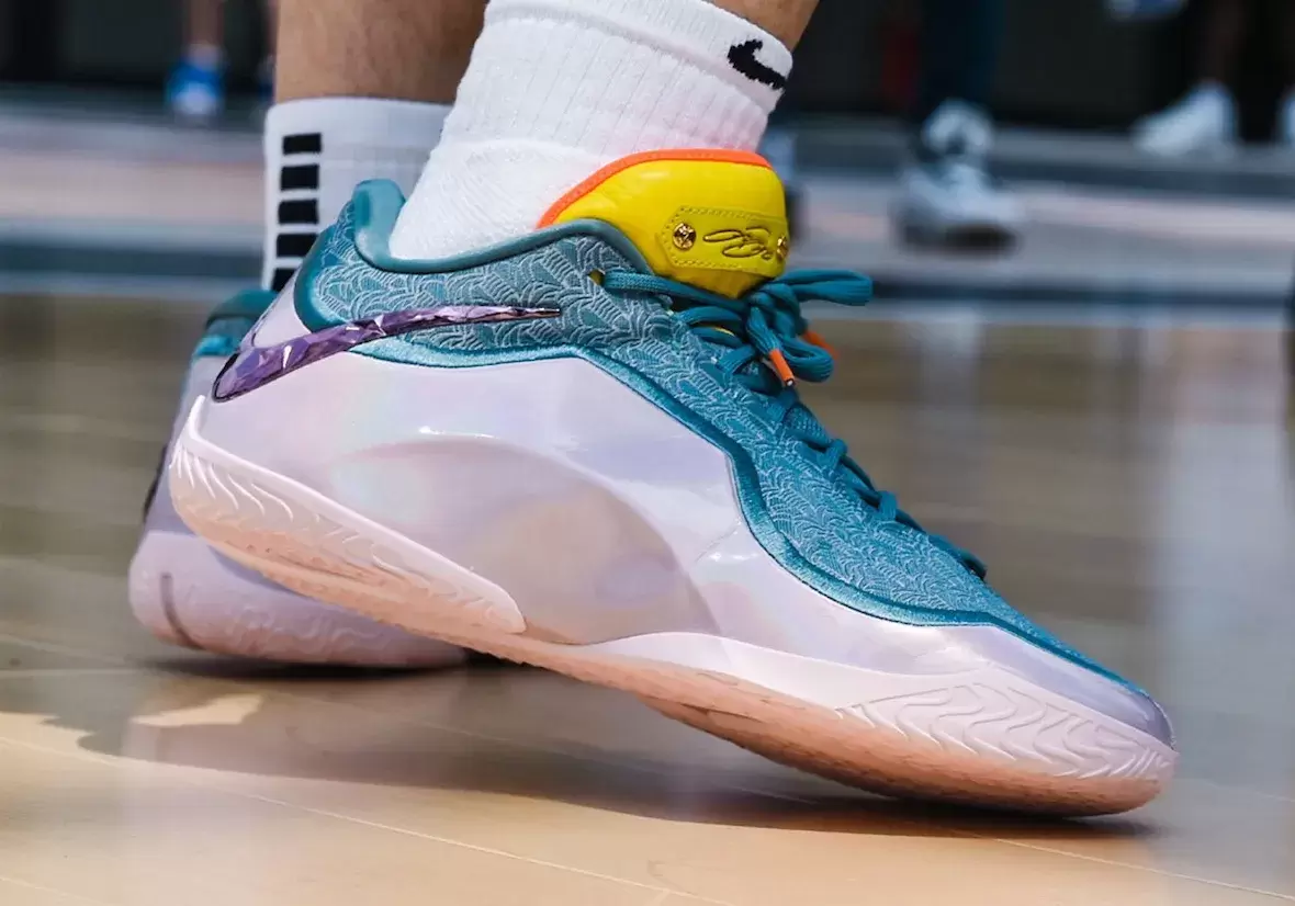 耐克勒布朗 23 "邁阿密兩次 "向熱火隊冠軍時代致敬 Nike LeBron 23, Nike - 耐克勒布朗 23 "邁阿密兩次 "向熱火隊冠軍時代致敬