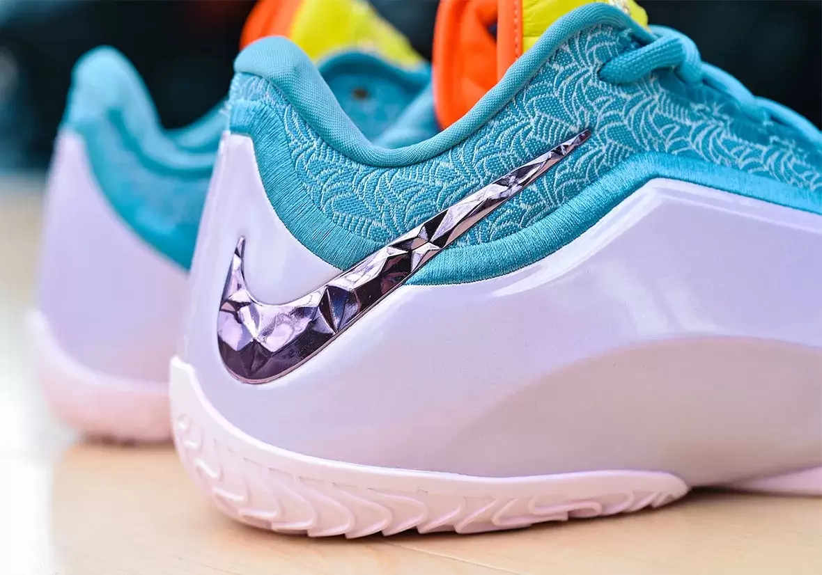 耐克勒布朗 23 "邁阿密兩次 "向熱火隊冠軍時代致敬 Nike LeBron 23, Nike - 耐克勒布朗 23 "邁阿密兩次 "向熱火隊冠軍時代致敬