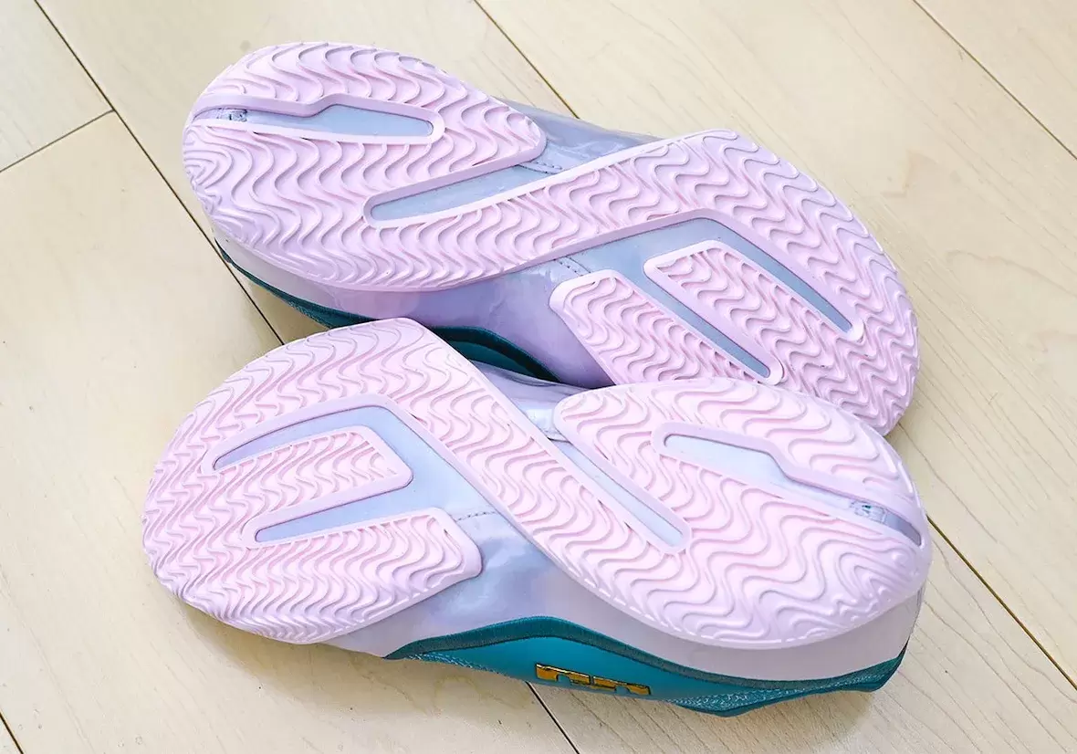 耐克勒布朗 23 "邁阿密兩次 "向熱火隊冠軍時代致敬 Nike LeBron 23, Nike - 耐克勒布朗 23 "邁阿密兩次 "向熱火隊冠軍時代致敬