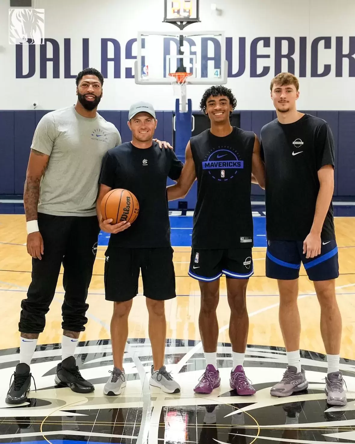 安東尼-戴維斯預覽耐克 LeBron 23 "三重黑 "版 Nike LeBron 23, Nike - 安東尼-戴維斯預覽耐克 LeBron 23 "三重黑 "版