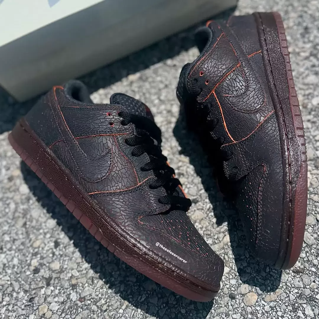耐克 SB Dunk Low "Krampus" 2025 年假日發佈 Sneakers, Nike SB Dunk Low, Nike SB, Nike - 耐克 SB Dunk Low "Krampus" 2025 年假日發佈