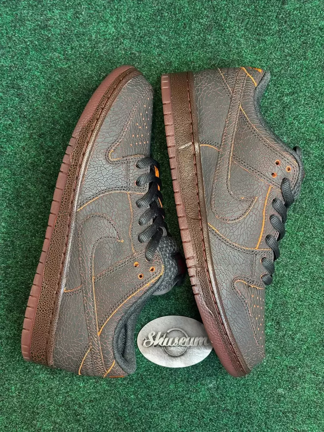 耐克 SB Dunk Low "Krampus" 2025 年假日發佈 Sneakers, Nike SB Dunk Low, Nike SB, Nike - 耐克 SB Dunk Low "Krampus" 2025 年假日發佈