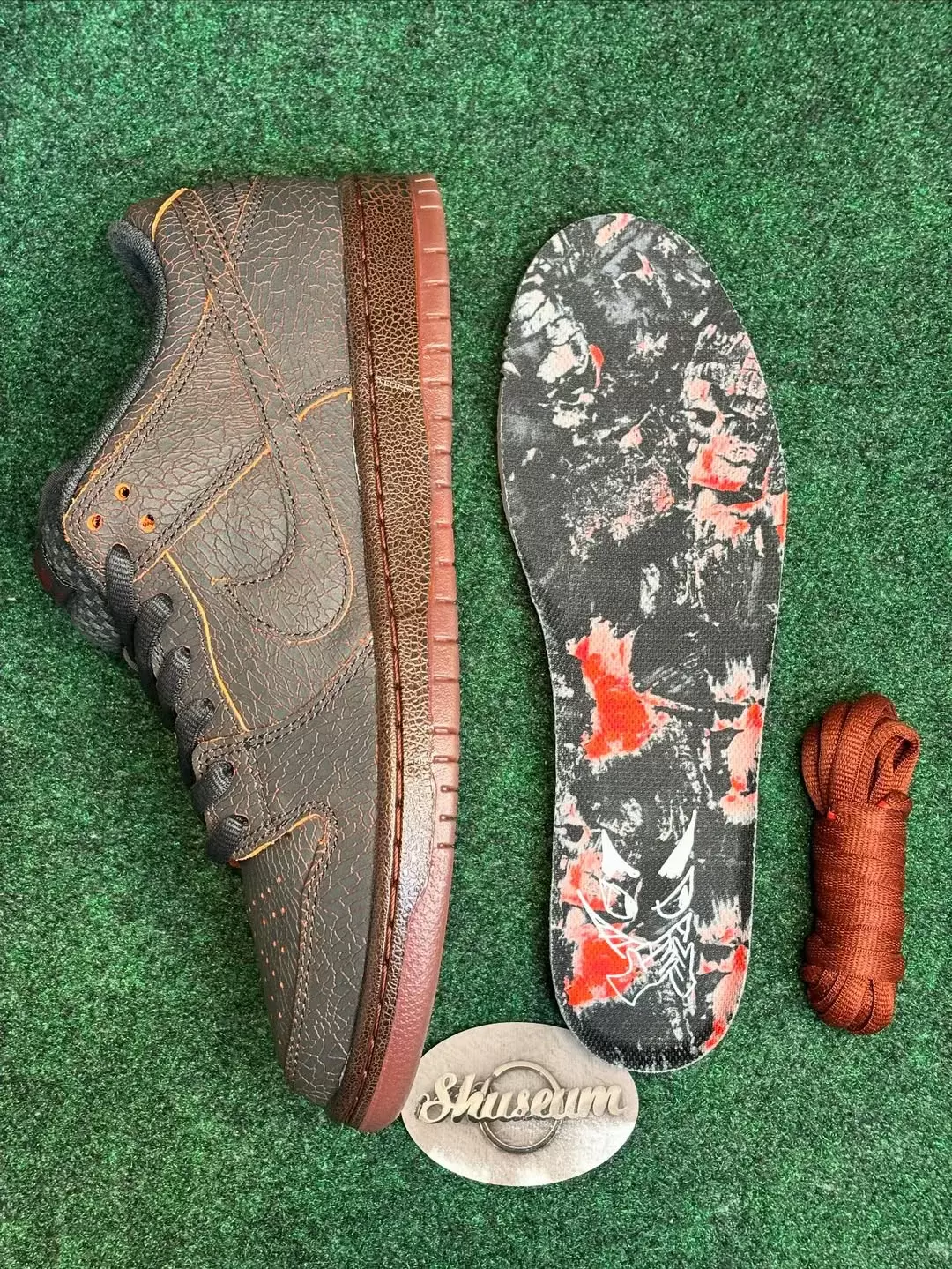 耐克 SB Dunk Low "Krampus" 2025 年假日發佈 Sneakers, Nike SB Dunk Low, Nike SB, Nike - 耐克 SB Dunk Low "Krampus" 2025 年假日發佈