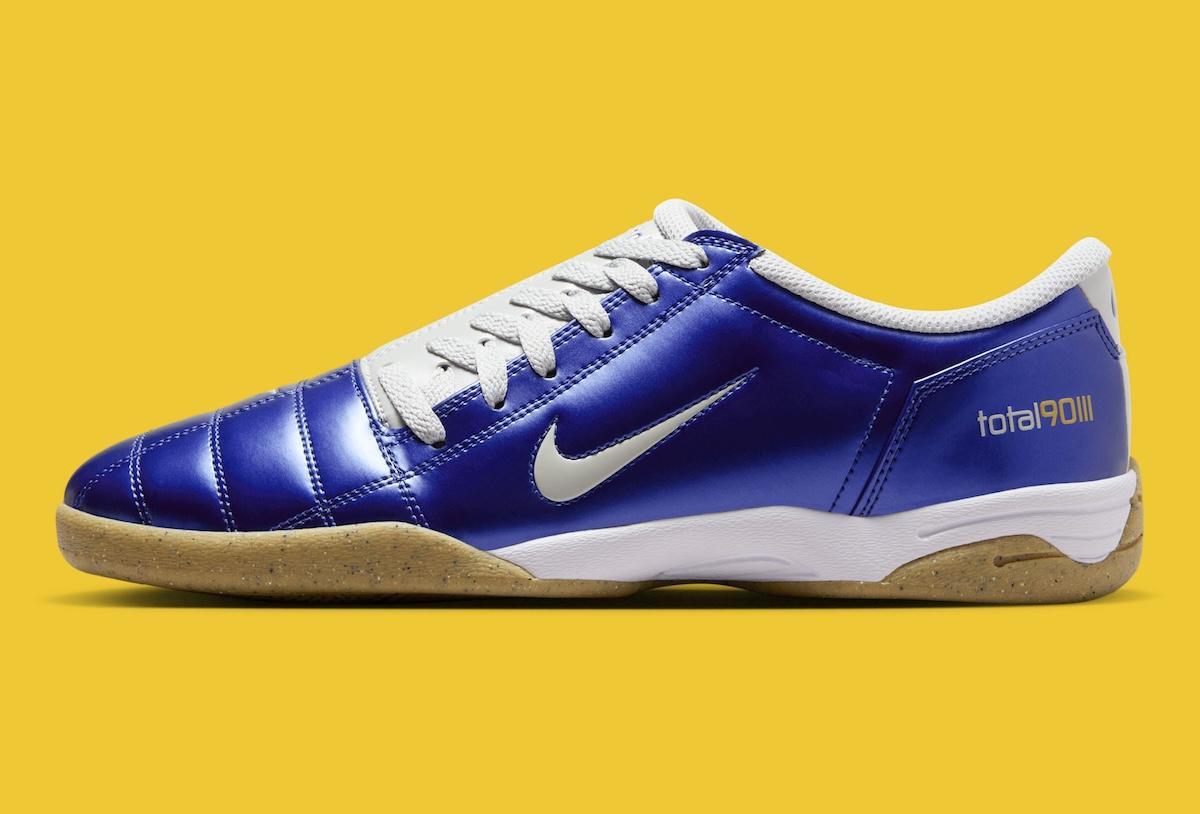 耐克 "Total 90 III "以醒目的 "Blue Void "色回歸 Nike Total 90 III, Nike Total 90, Nike - 耐克 "Total 90 III "以醒目的 "Blue Void "色回歸
