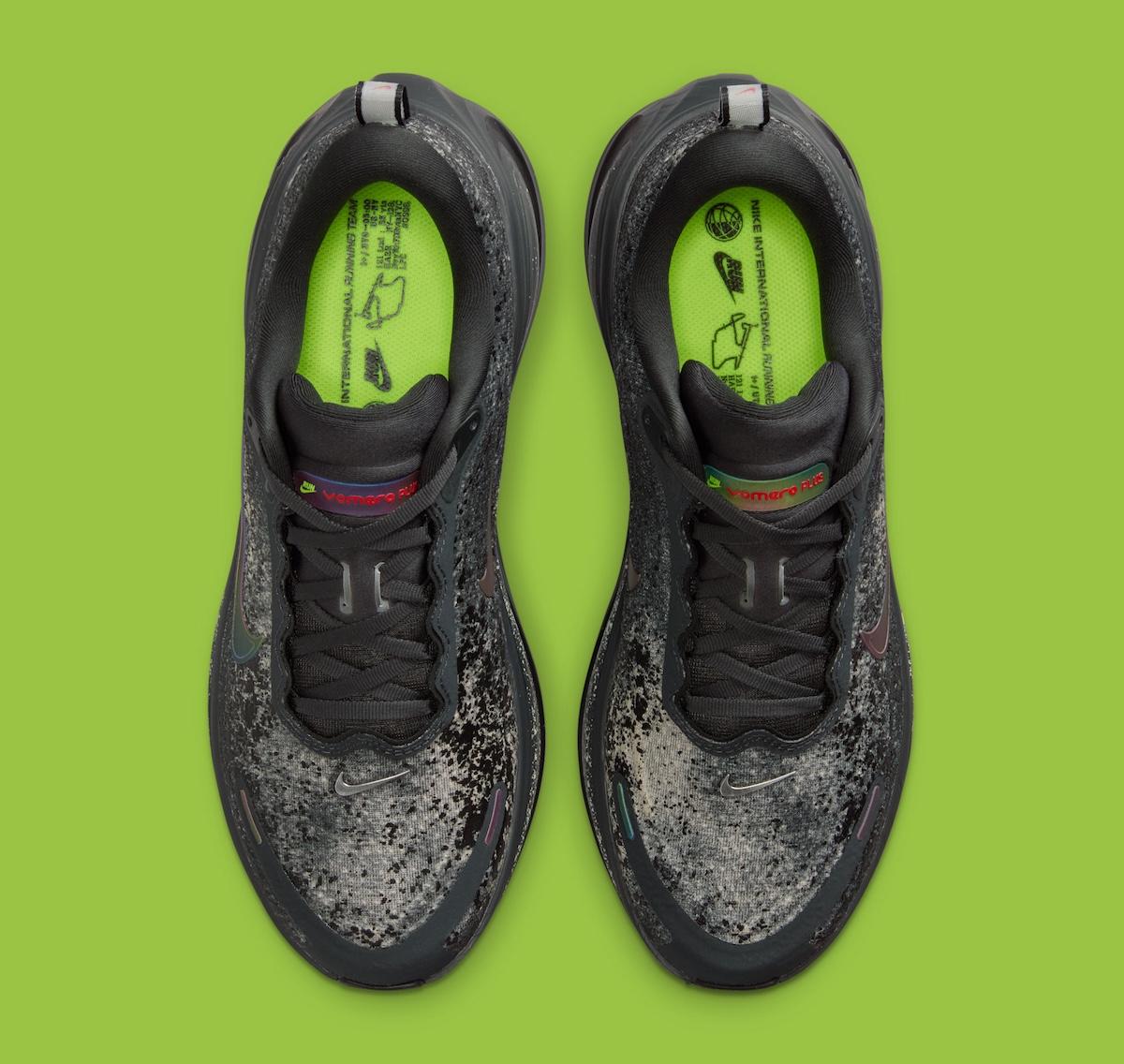 耐克 Vomero Plus "炭灰色/燕麥色 "大膽設計 Nike Vomero Plus, Nike - 耐克 Vomero Plus "炭灰色/燕麥色 "大膽設計