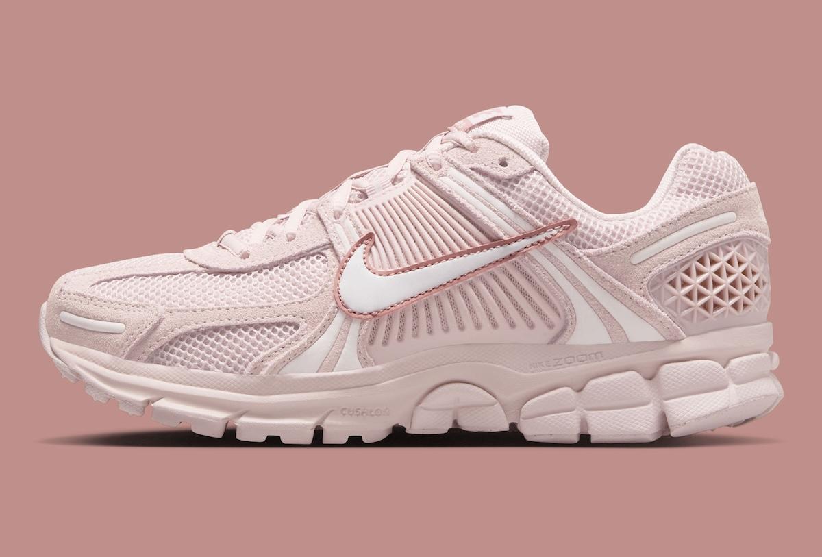 粉紅色調的耐克 Zoom Vomero 5 Nike Zoom Vomero 5, Nike - 粉紅色調的耐克 Zoom Vomero 5
