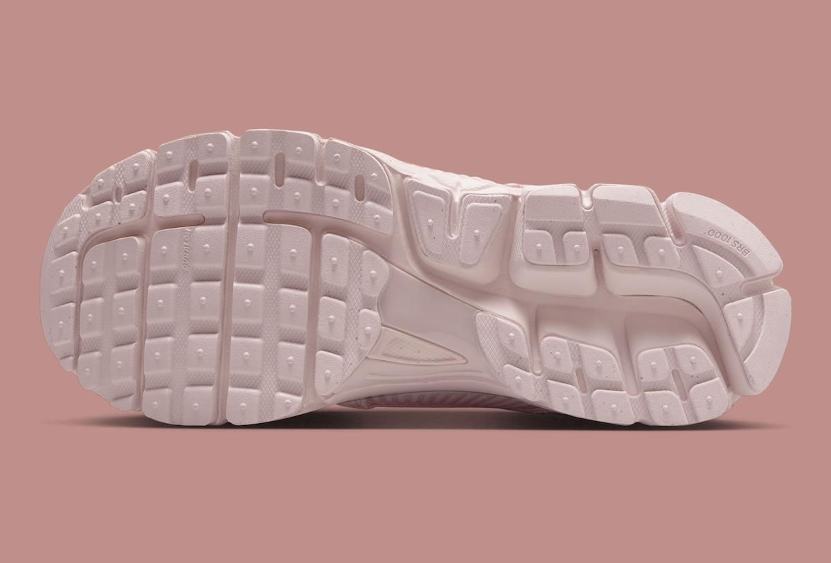 粉紅色調的耐克 Zoom Vomero 5 Nike Zoom Vomero 5, Nike - 粉紅色調的耐克 Zoom Vomero 5