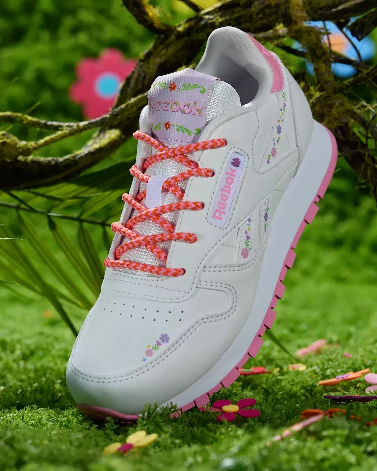 銳步 x 朵拉系列 9 月 17 日發佈 Reebok Club C, Reebok Classic Leather, Reebok - 銳步 x 朵拉系列 9 月 17 日發佈