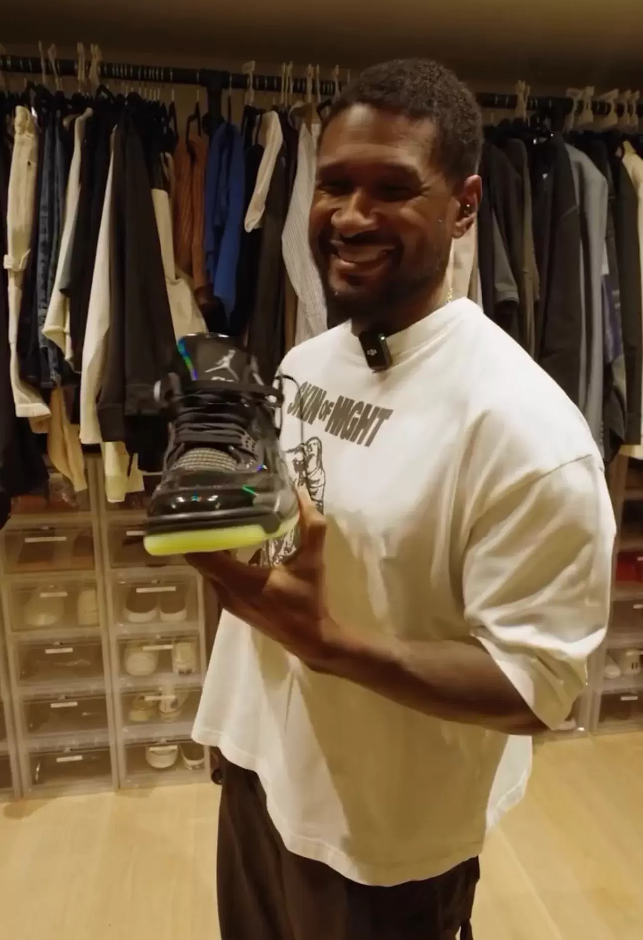 烏舍爾發佈 Air Jordan 4 "Universe "超級碗 PE Usher, Air Jordan 4, Air Jordan - 烏舍爾發佈 Air Jordan 4 "Universe "超級碗 PE