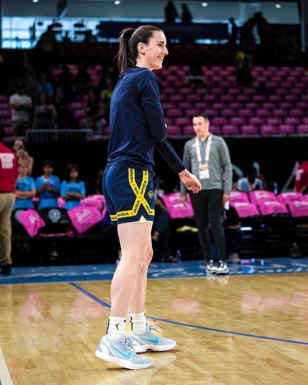 Nike Kobe 6 Protro, Nike Kobe 6, Caitlin Clark - 凱特琳-克拉克 x 耐克科比 6 Protro "淺軍械庫藍 "2025 年 11 月發佈