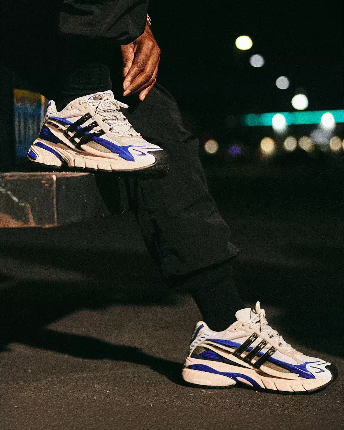法瑞爾 x 阿迪達斯水母 "藍 "在拉斯維加斯獨家發佈 Pharrell Williams, ComplexCon, adidas Adistar Jellyfish, adidas - 法瑞爾 x 阿迪達斯水母 "藍 "在拉斯維加斯獨家發佈