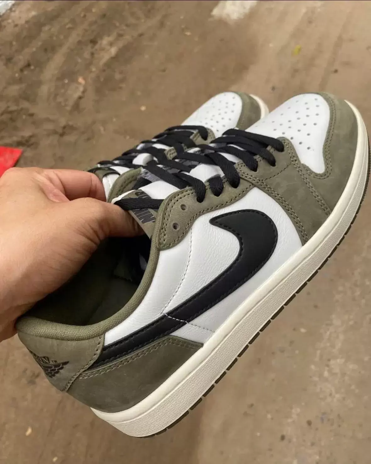 Air Jordan 1 Low, Air Jordan 1, Air Jordan - 第一視角： Air Jordan 1 Low OG "Medium Olive" (2026)Air Jordan 1 Low OG "Medium Olive" (2026)