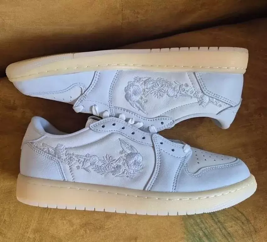 Air Jordan 1 Low, Air Jordan 1, Air Jordan - 第一視角： Air Jordan 1 Low OG "Floral Swoosh" (2026)Air Jordan 1 Low OG "Floral Swoosh" (2026)