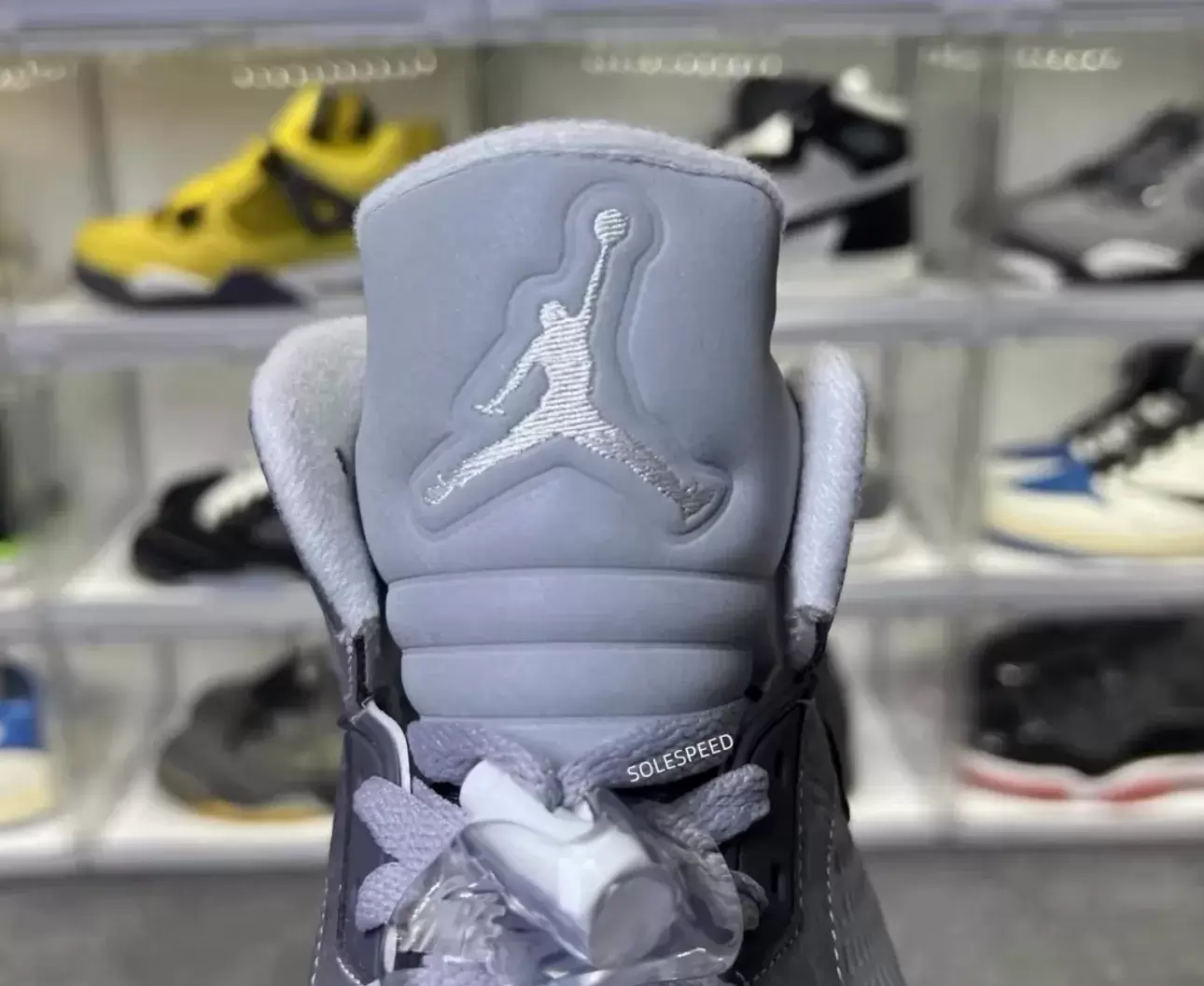 空氣喬丹 5 "狼灰色 "2026 年 1 月發佈 Nike, Jordan Brand, Air Jordan 5 Wolf Grey, Air Jordan 5 - 空氣喬丹 5 "狼灰色 "2026 年 1 月發佈