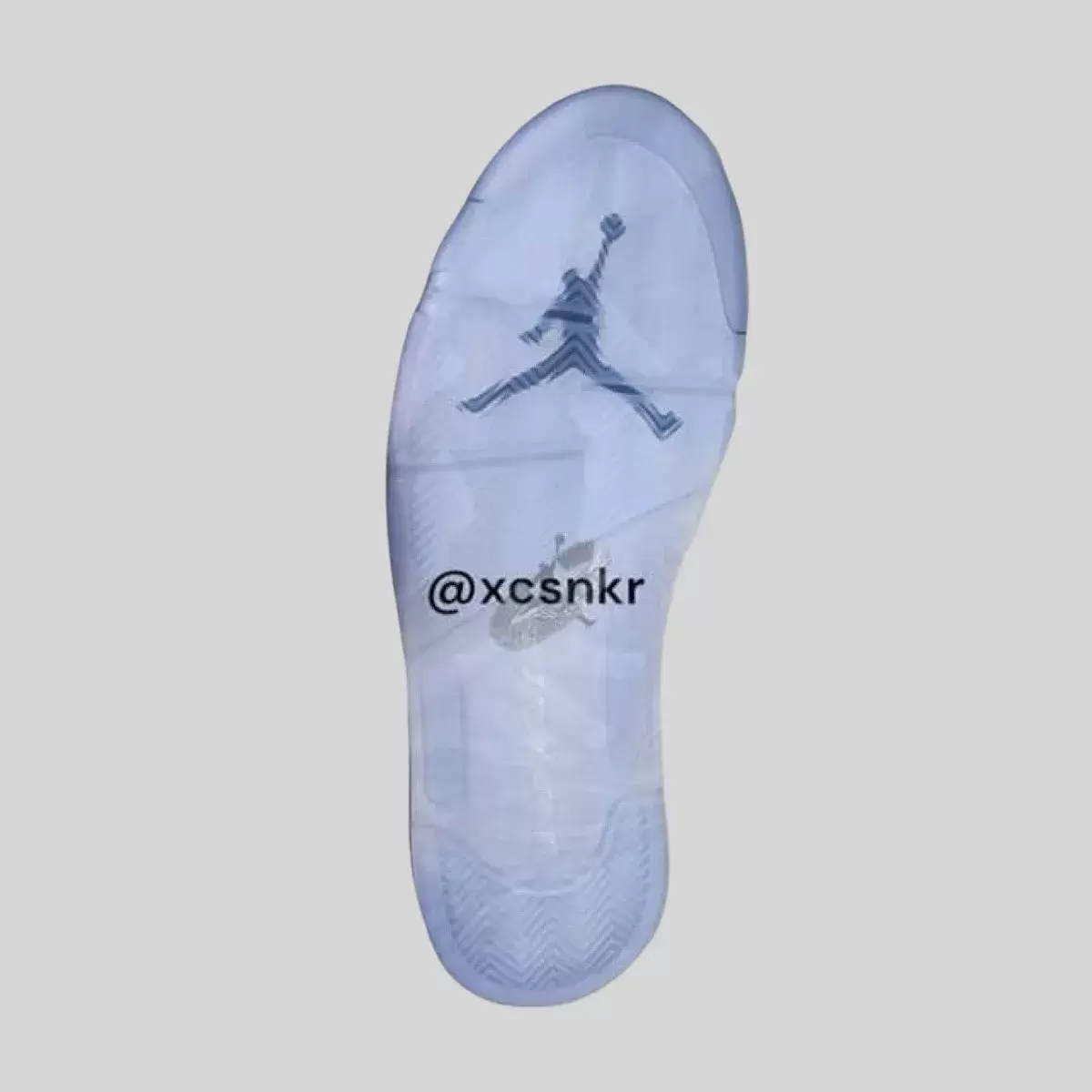 Air Jordan 5 Wolf Grey 2026 first look side view Air Jordan 5 Wolf Grey 2026 first look side view